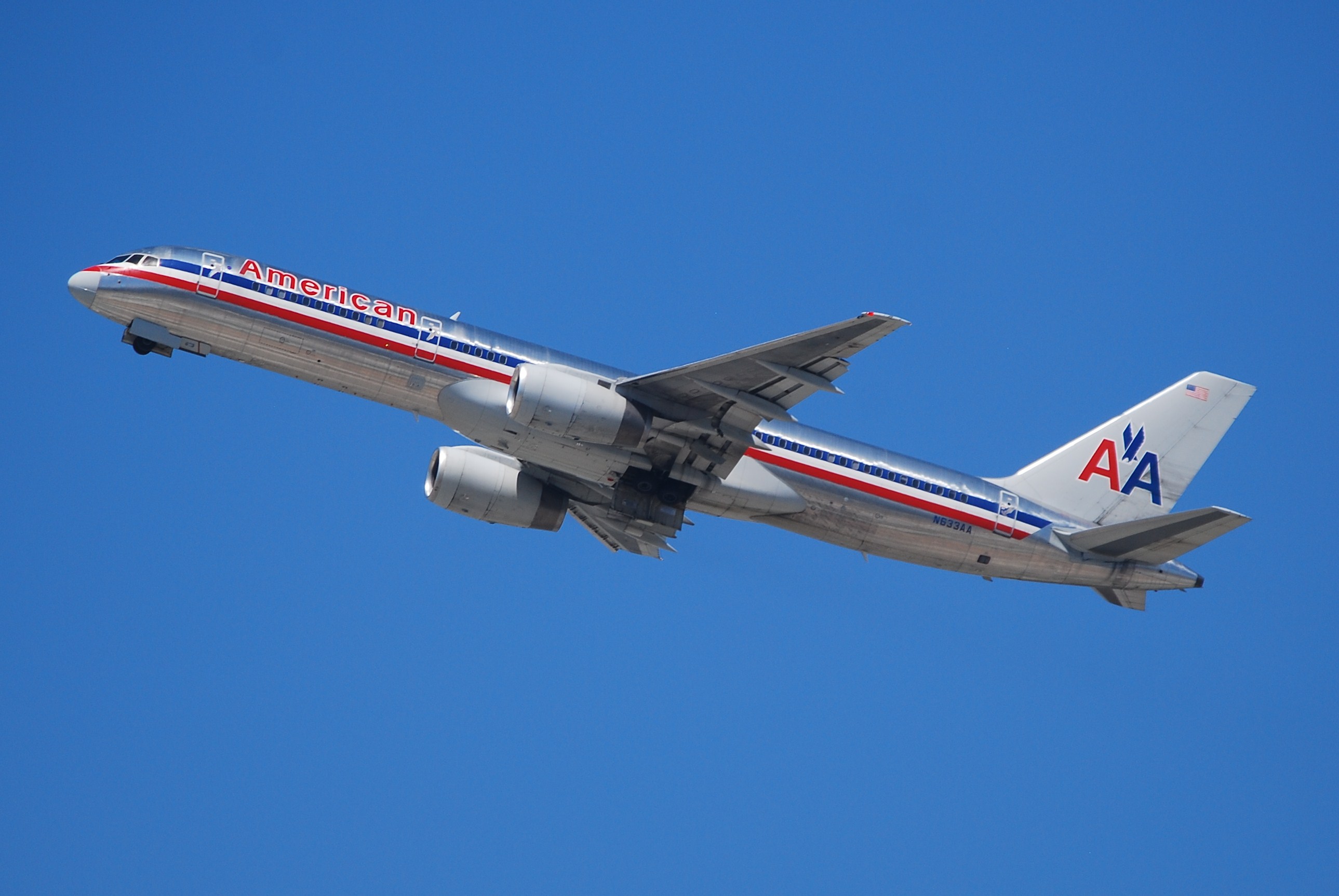 AA 752 (2794648438)