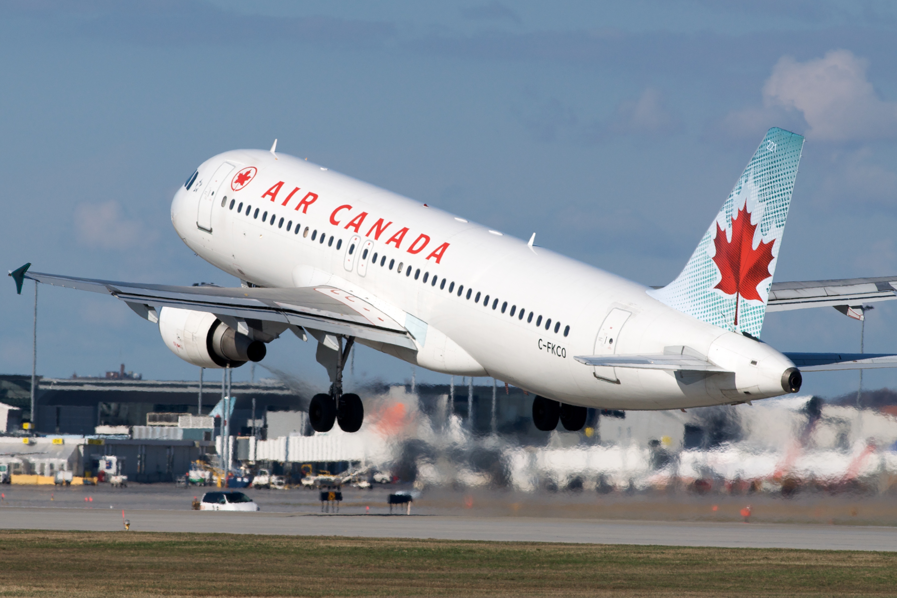 Air Canada A320 C-FKCO (4491591203)