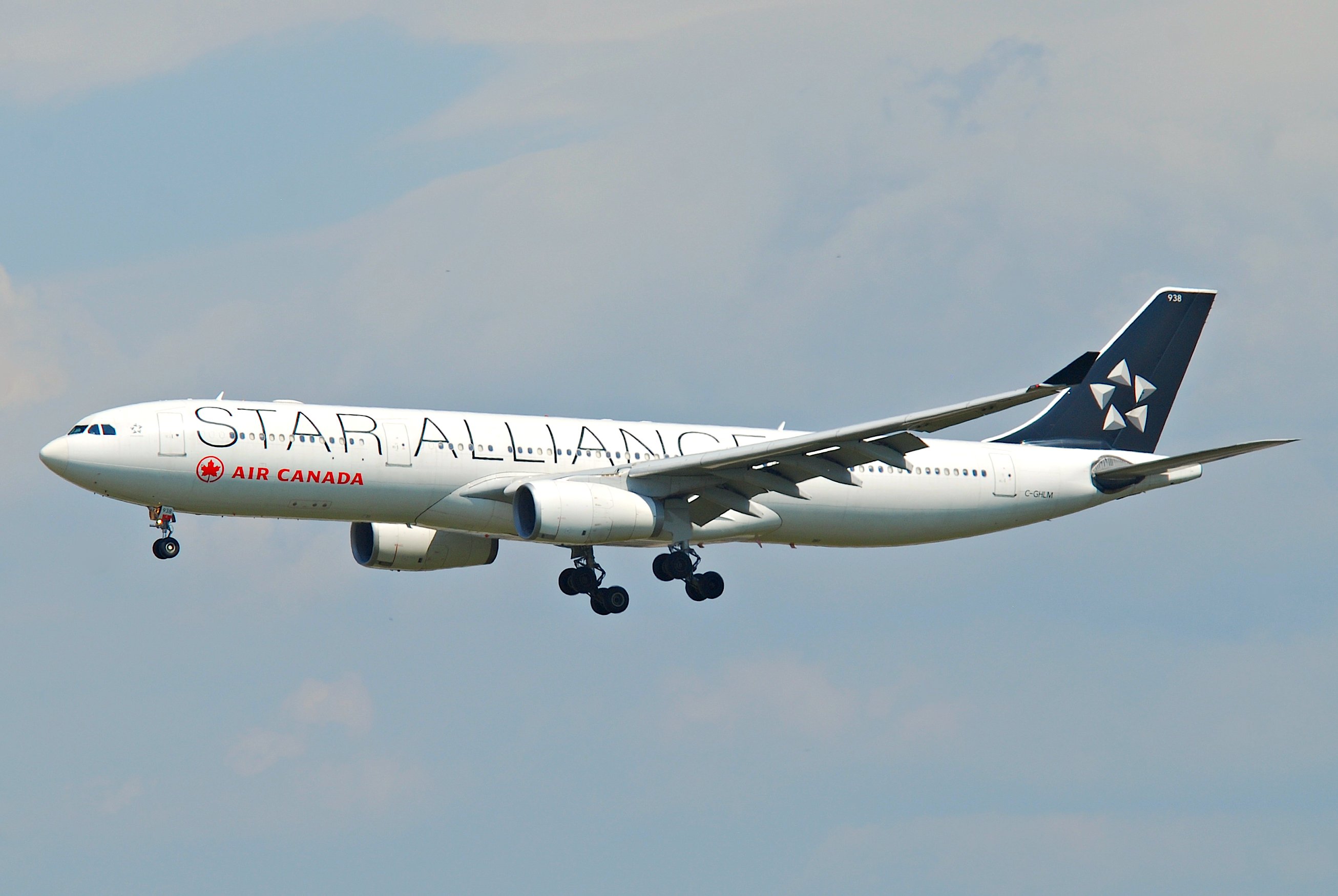 Air Canada Airbus A330-343X; C-GHLM@FRA;06.07.2011 603kg (5915215868)