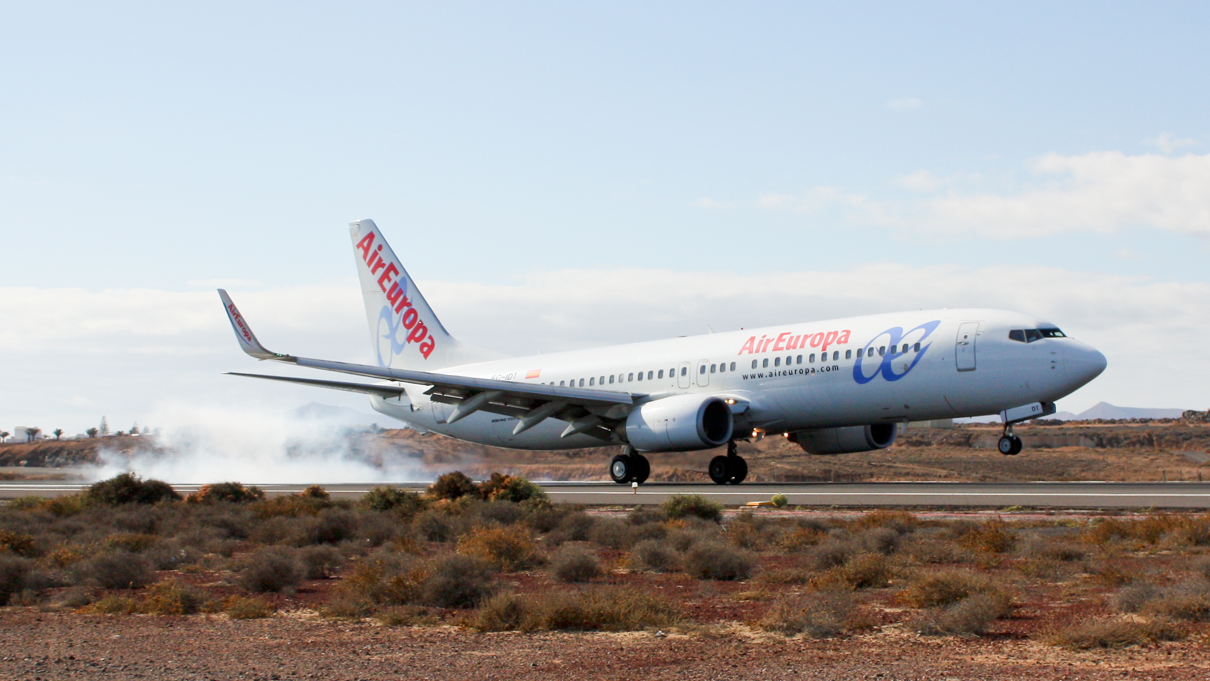 Air Europa B737-800 EC-IDT (1)