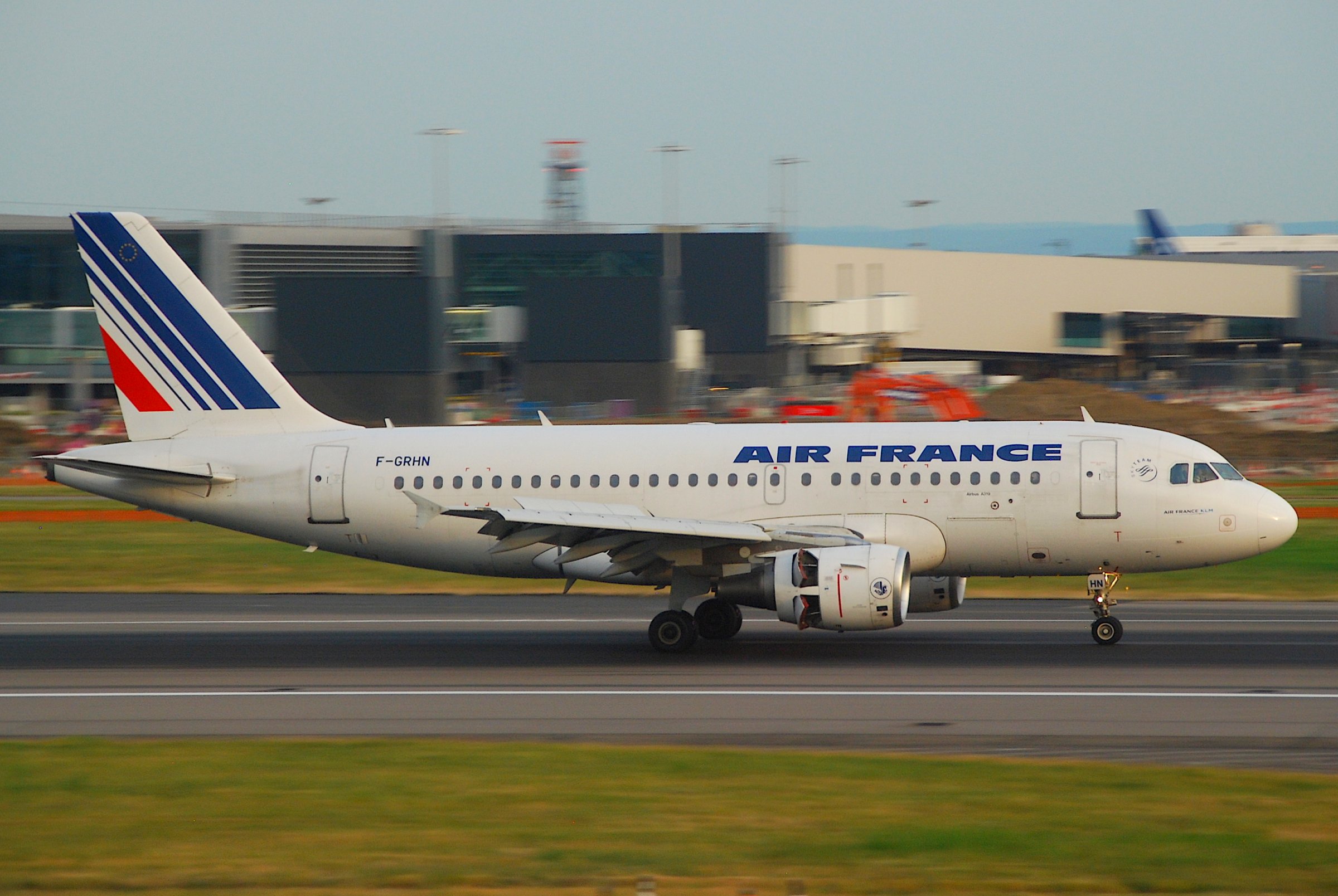 Air France Airbus A319-111; F-GRHN@LHR;05.06.2010 576pq (4690946987)