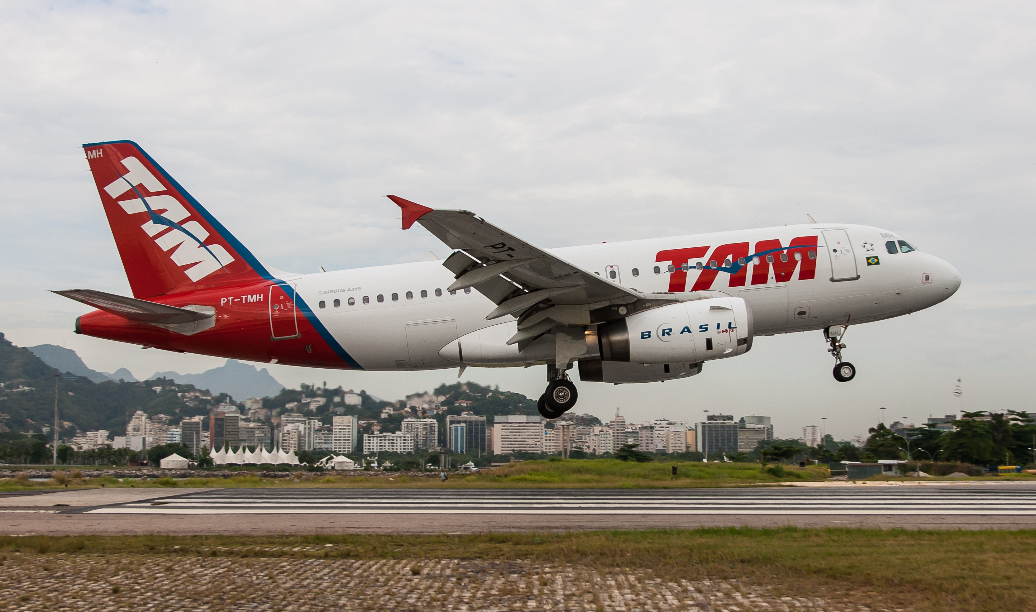 Airbus A319 (8373685067)