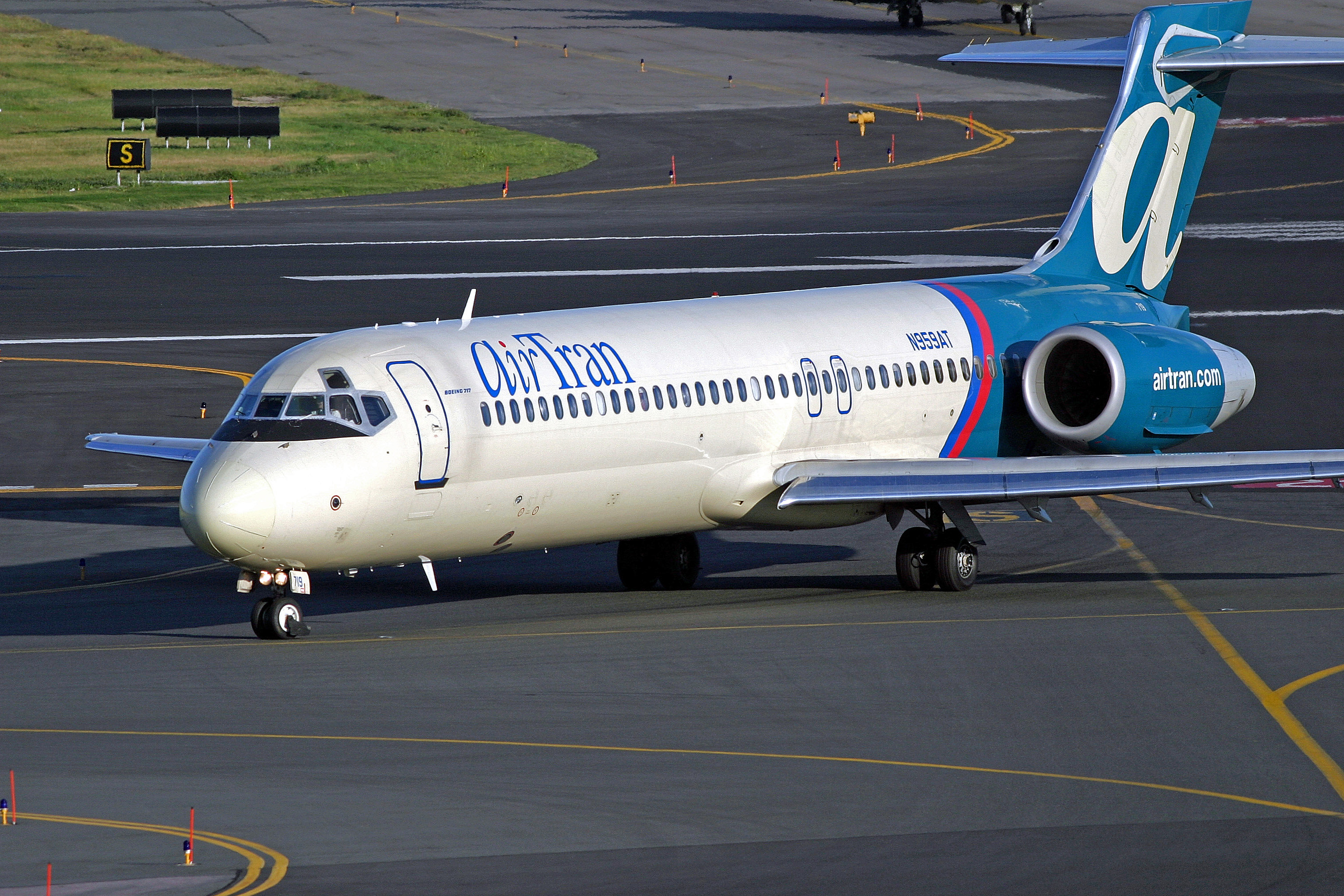 AirTran N959AT 717