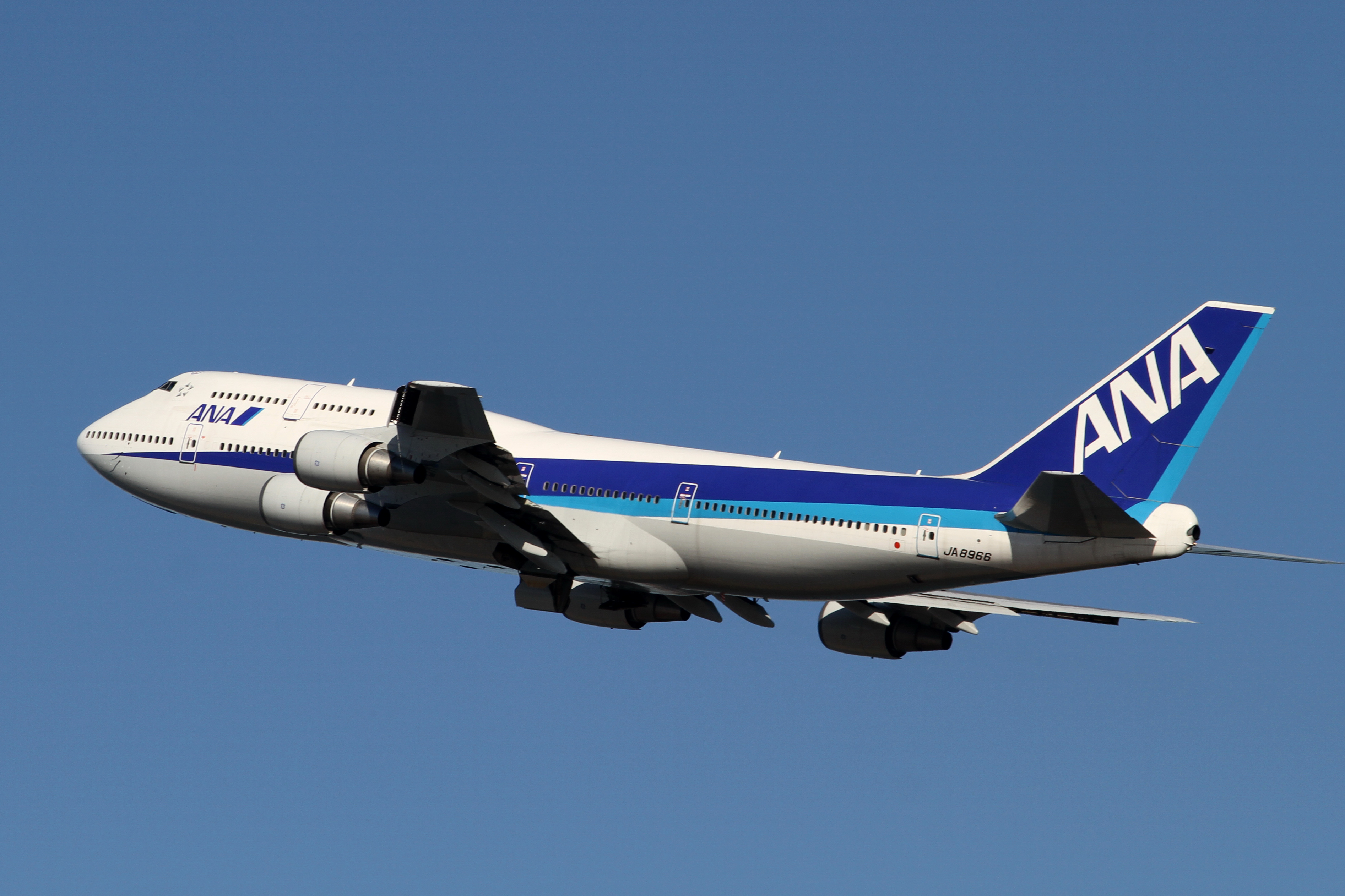 ANA B747-400D(JA8966) (5341685191)