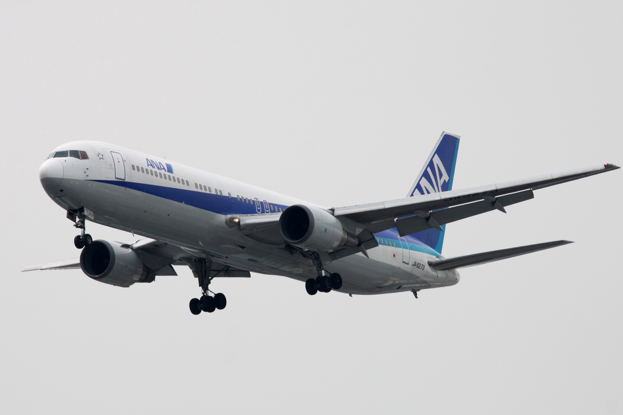 ANA B767-300(JA8273) (4628771741)