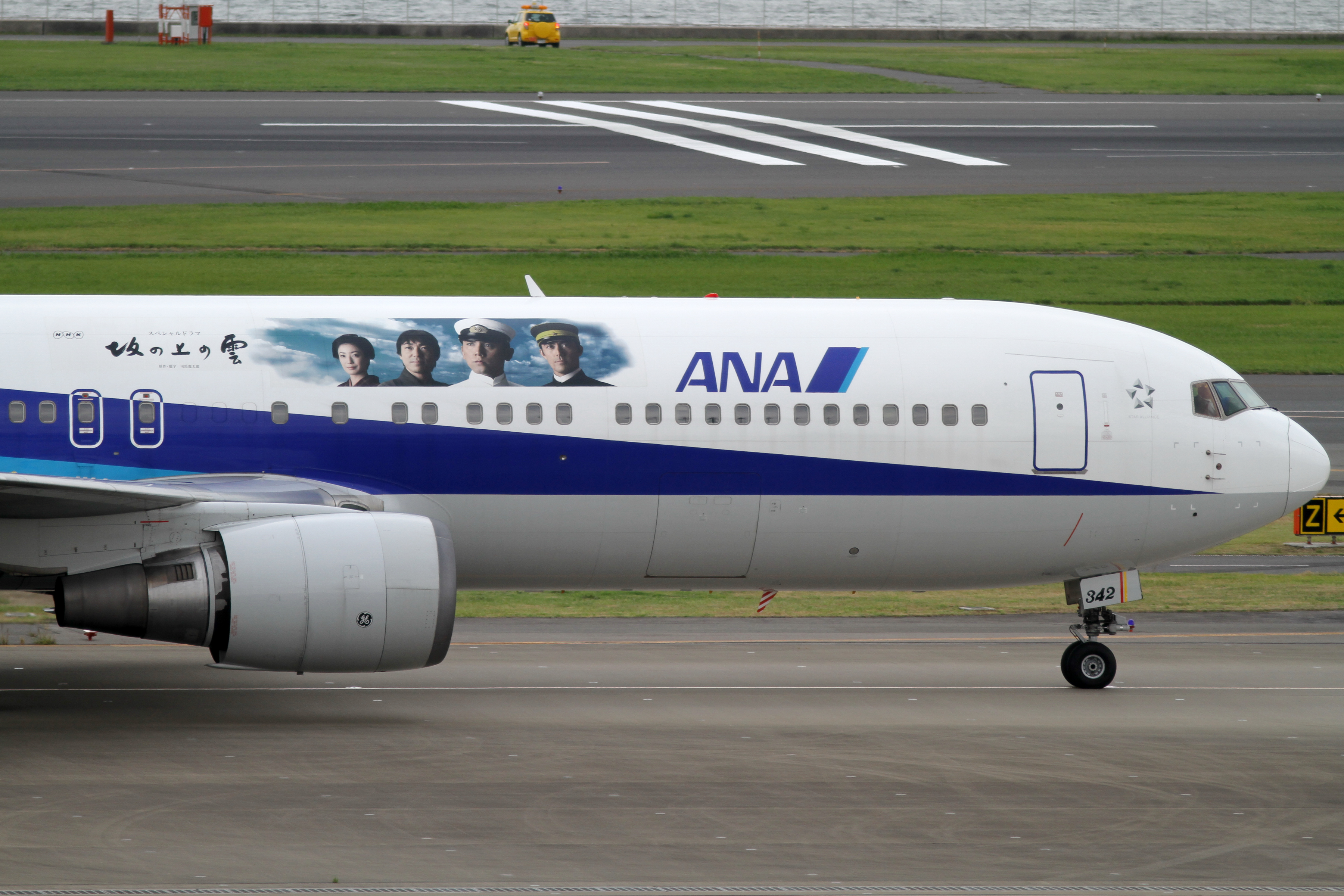 ANA B767-300(JA8342) (5026135280)