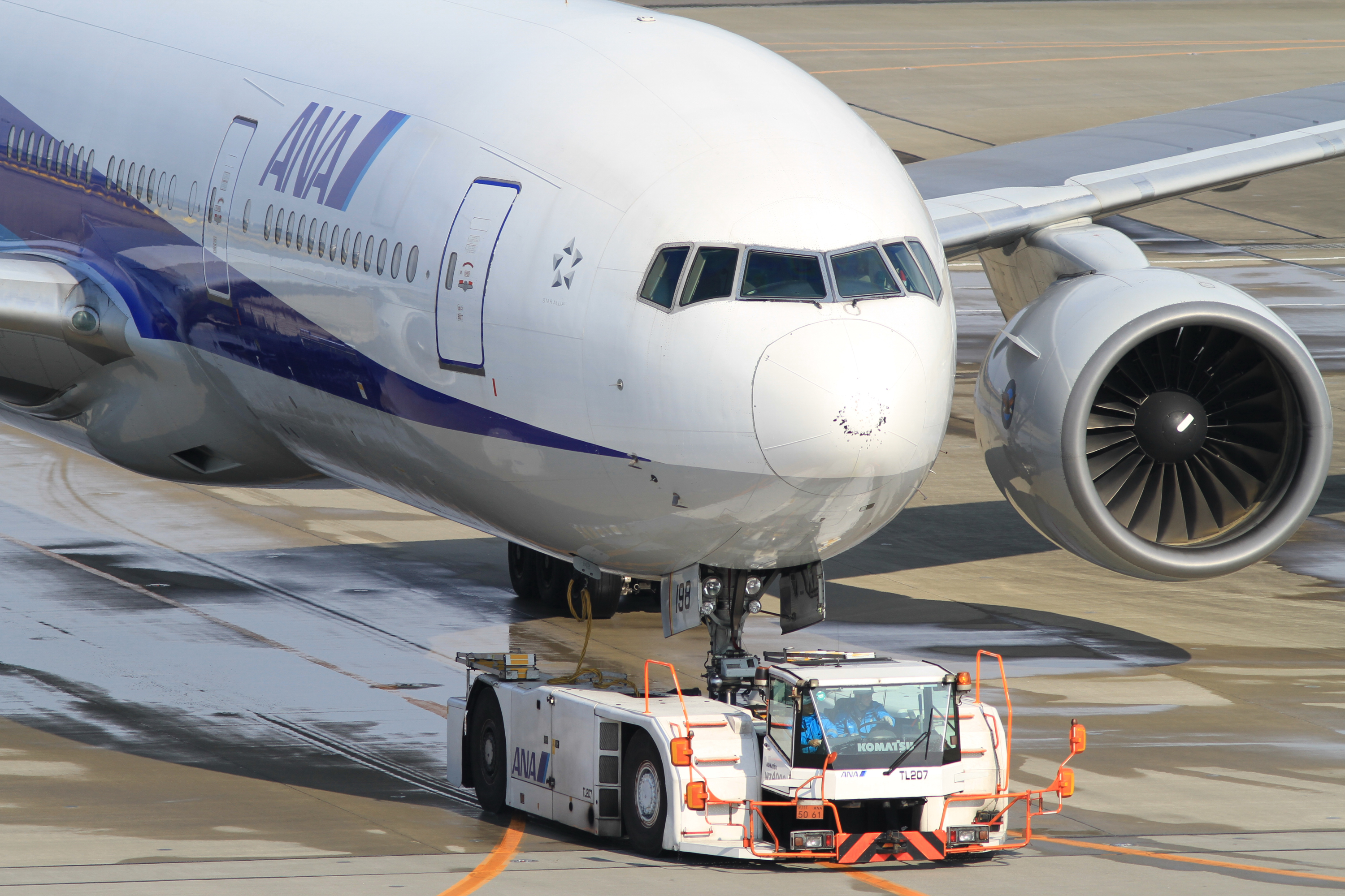 ANA B777-200(JA8198) (4394101583)