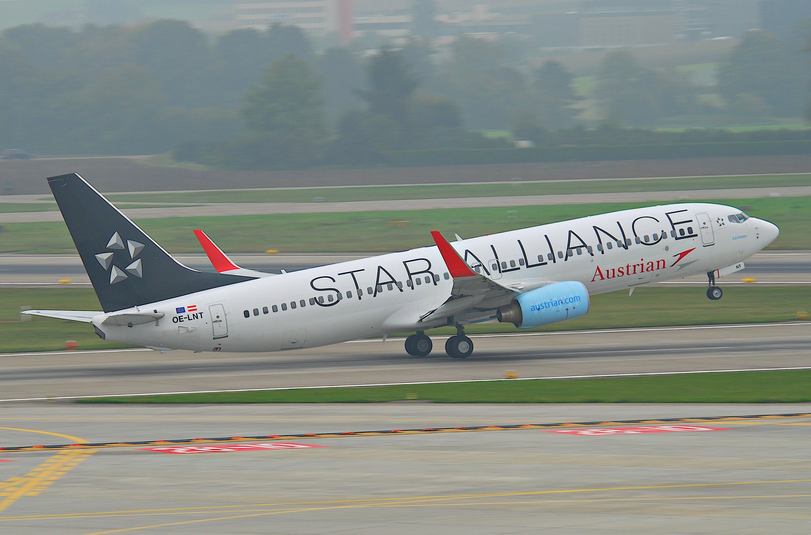 Austrian Airlines Boeing 737-800; OE-LNT@ZRH;30.09.2011 619dn (6207051880)