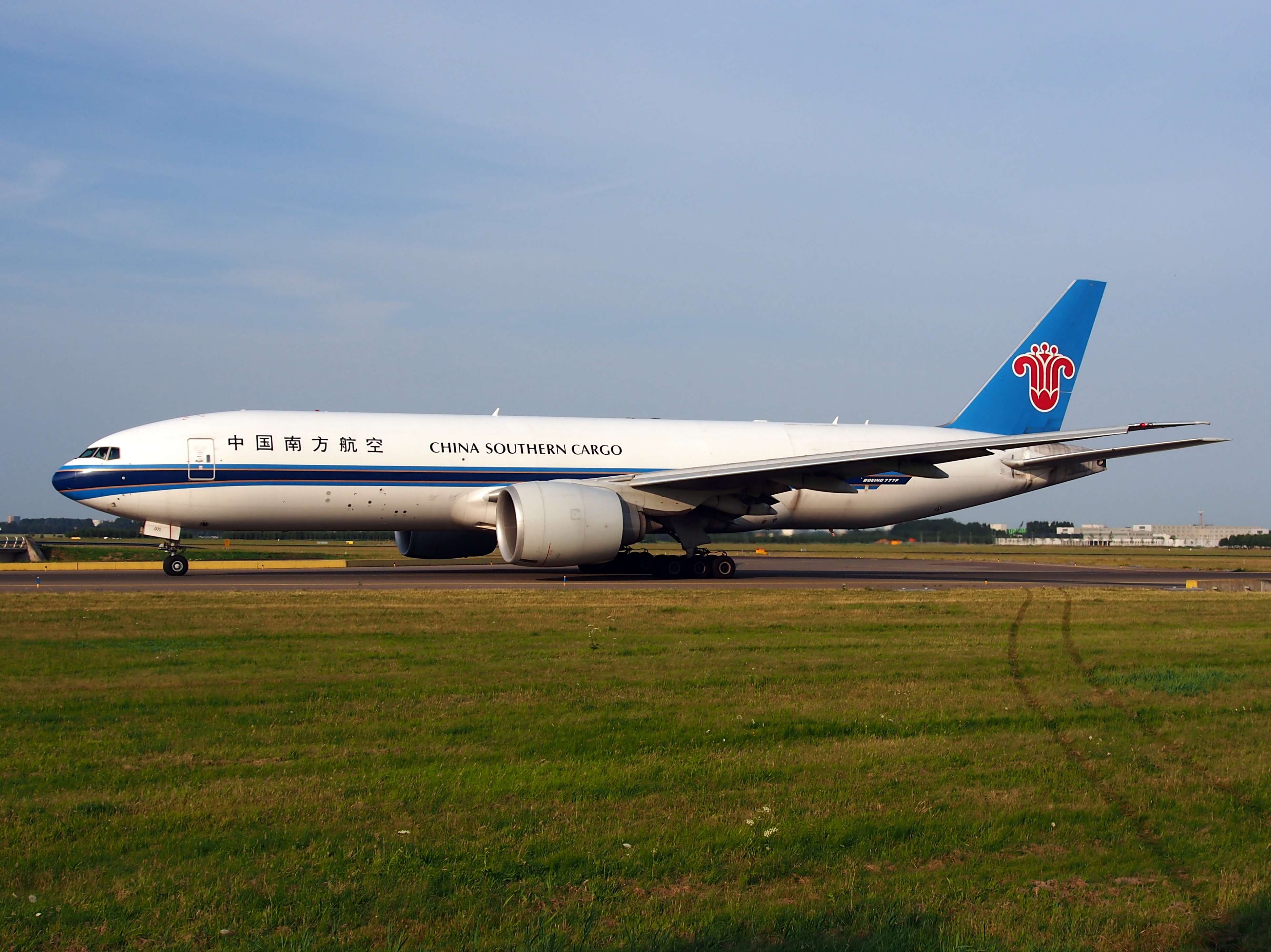 B-2071 China Southern Airlines Boeing 777-F1B - cn 37309, taxiing 22july2013 pic-007