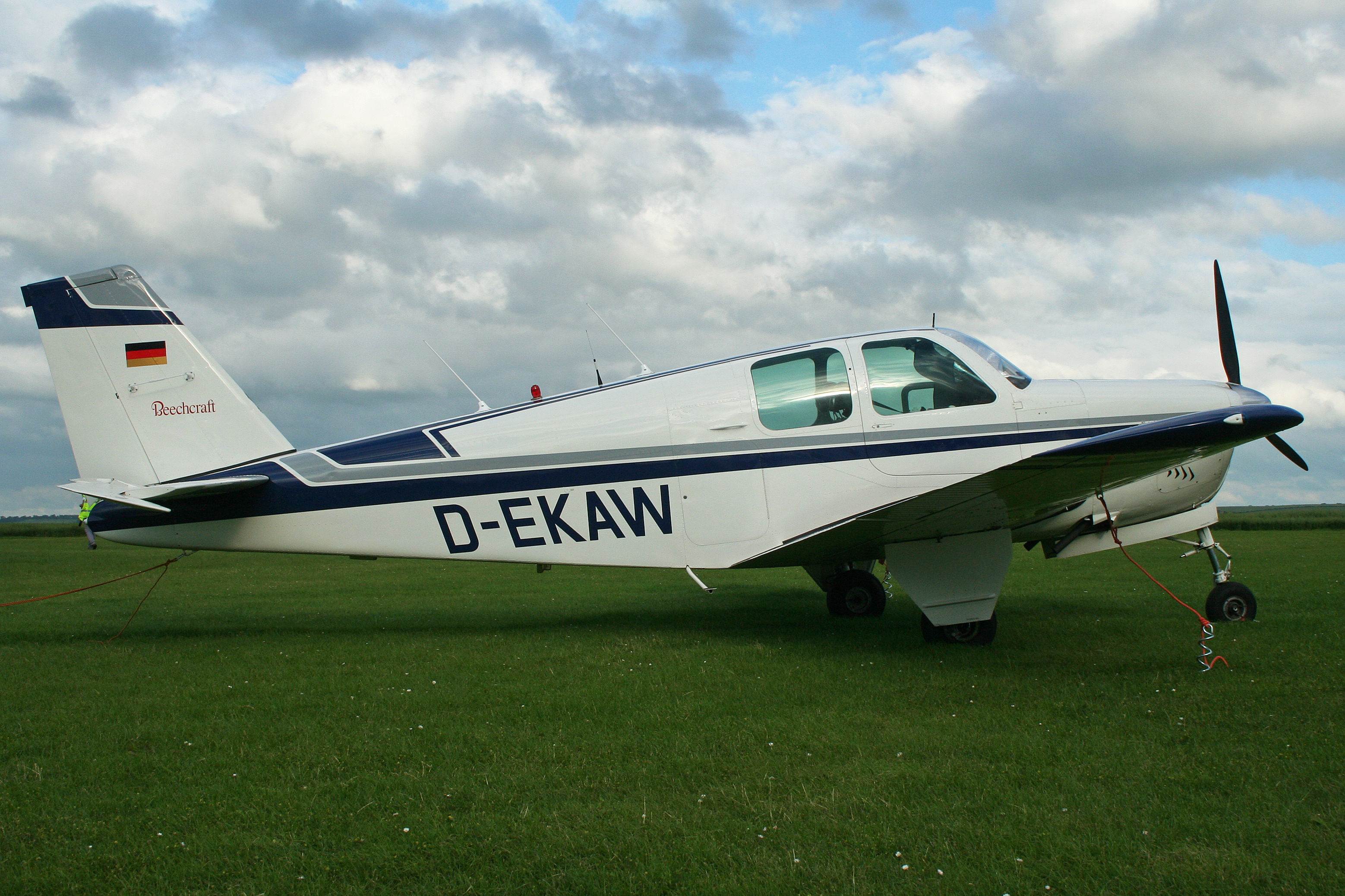 Beech 35-33 Debonair D-EKAW (8439631342)