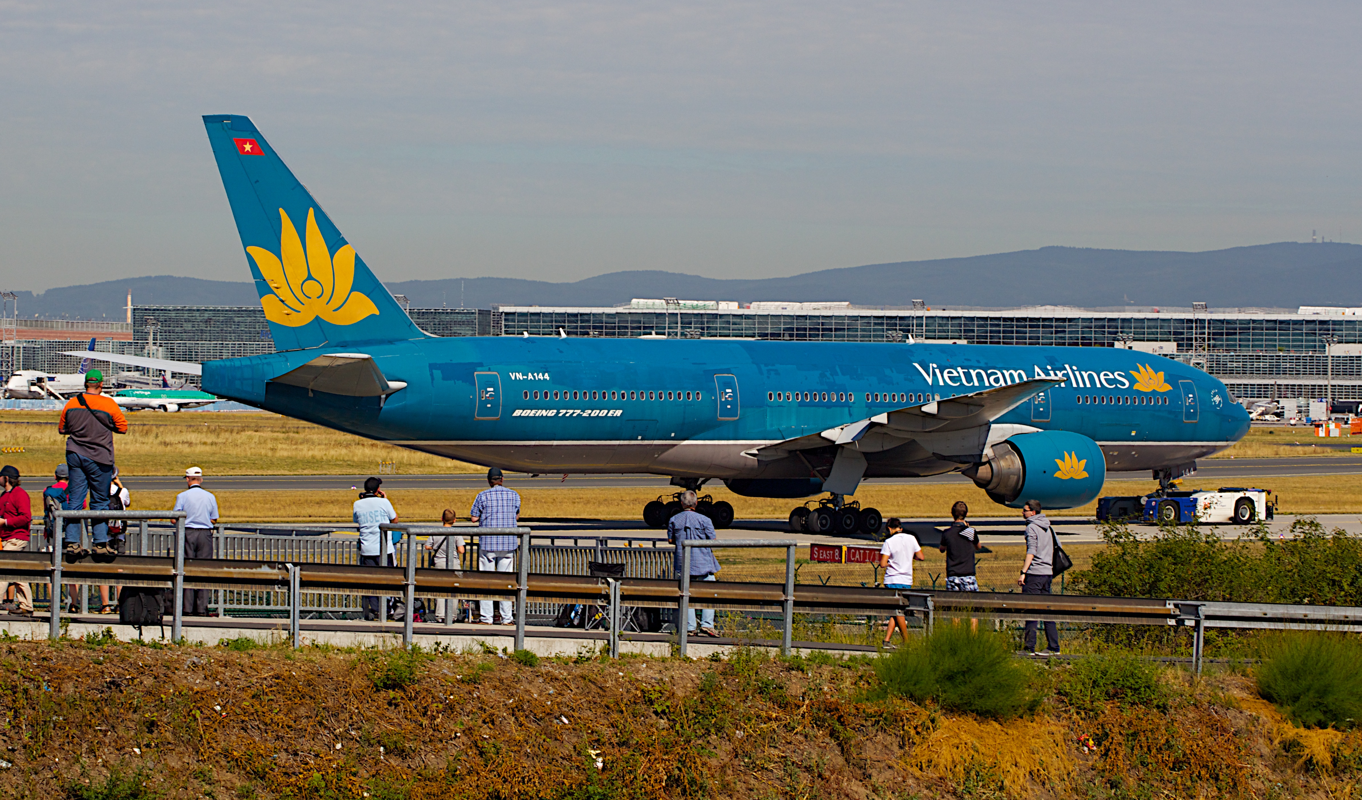 Boeing 777-200 (9527915207) (3)