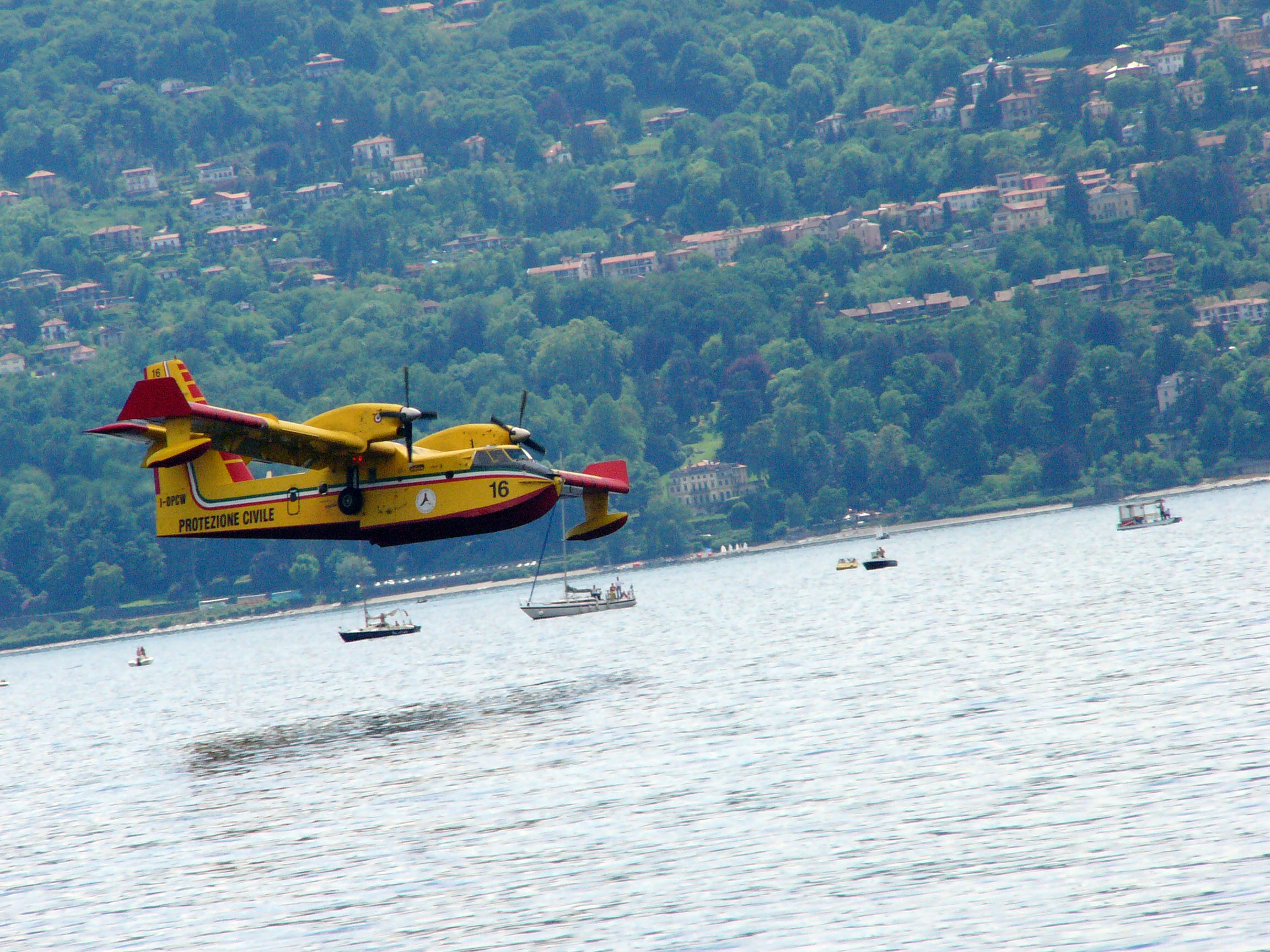 Canadair CL-415 - Verbania - 2