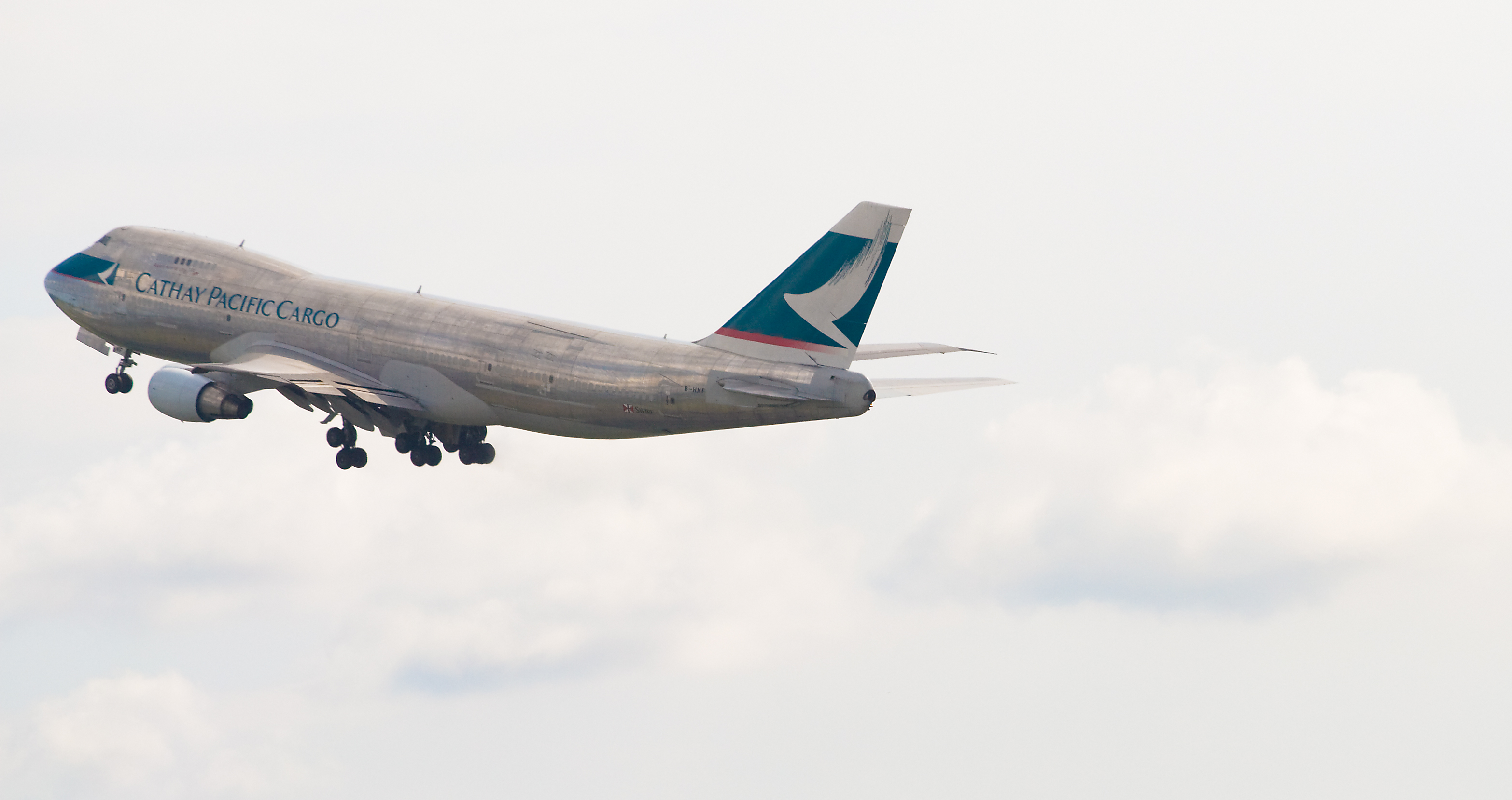 Cargo leaving Narita (3871920665)