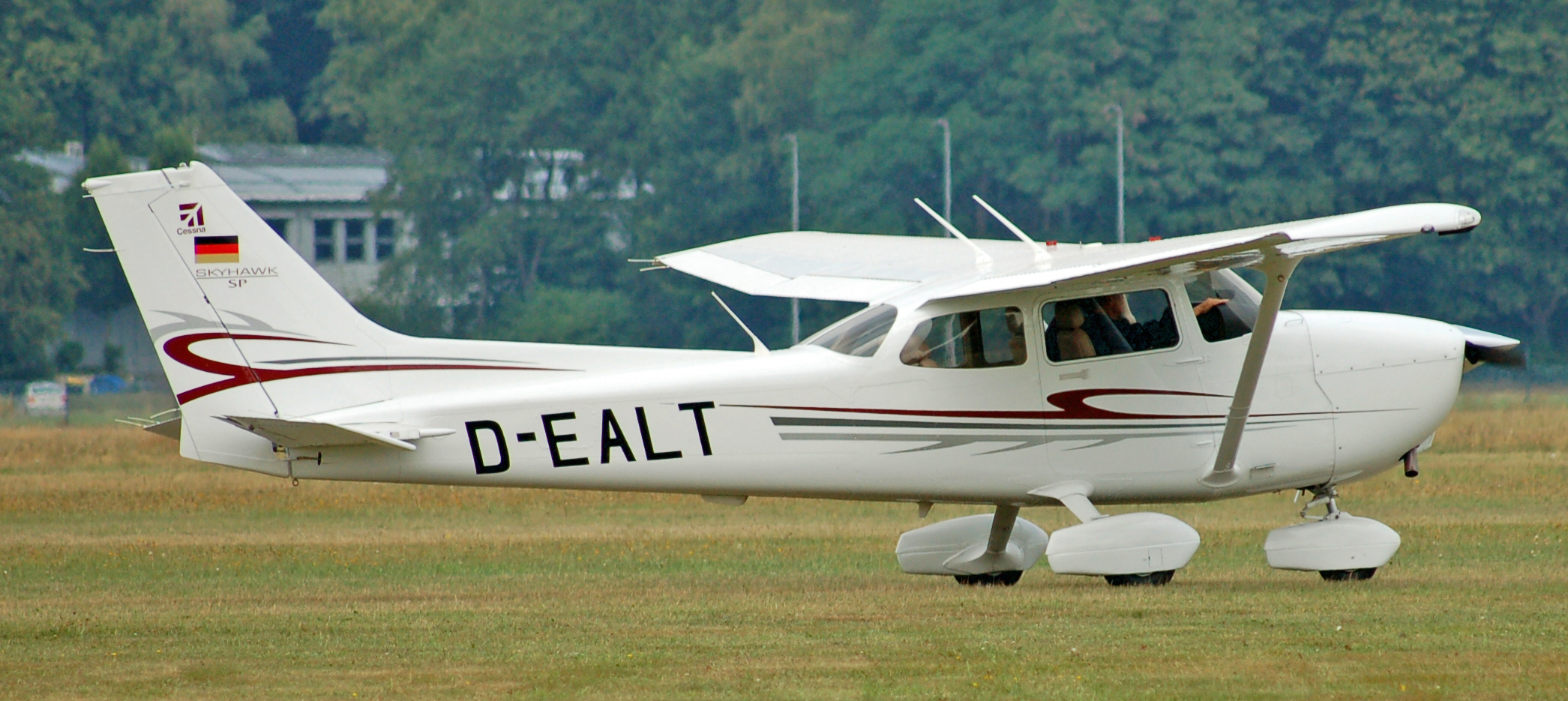 Cessna 172 Skyhawk (D-EALT) 03