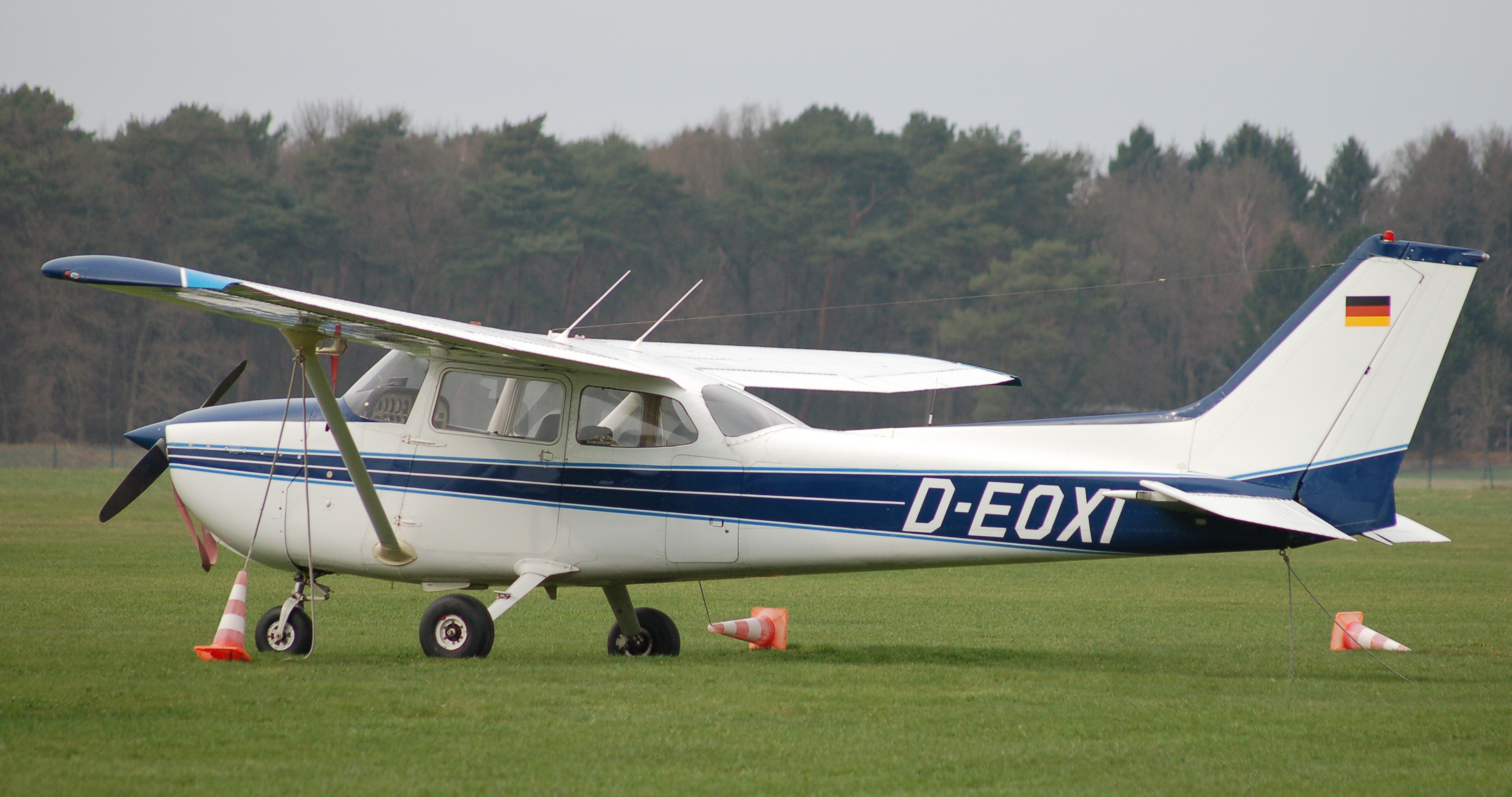 Cessna 172M Skyhawk (D-EOXI) 02