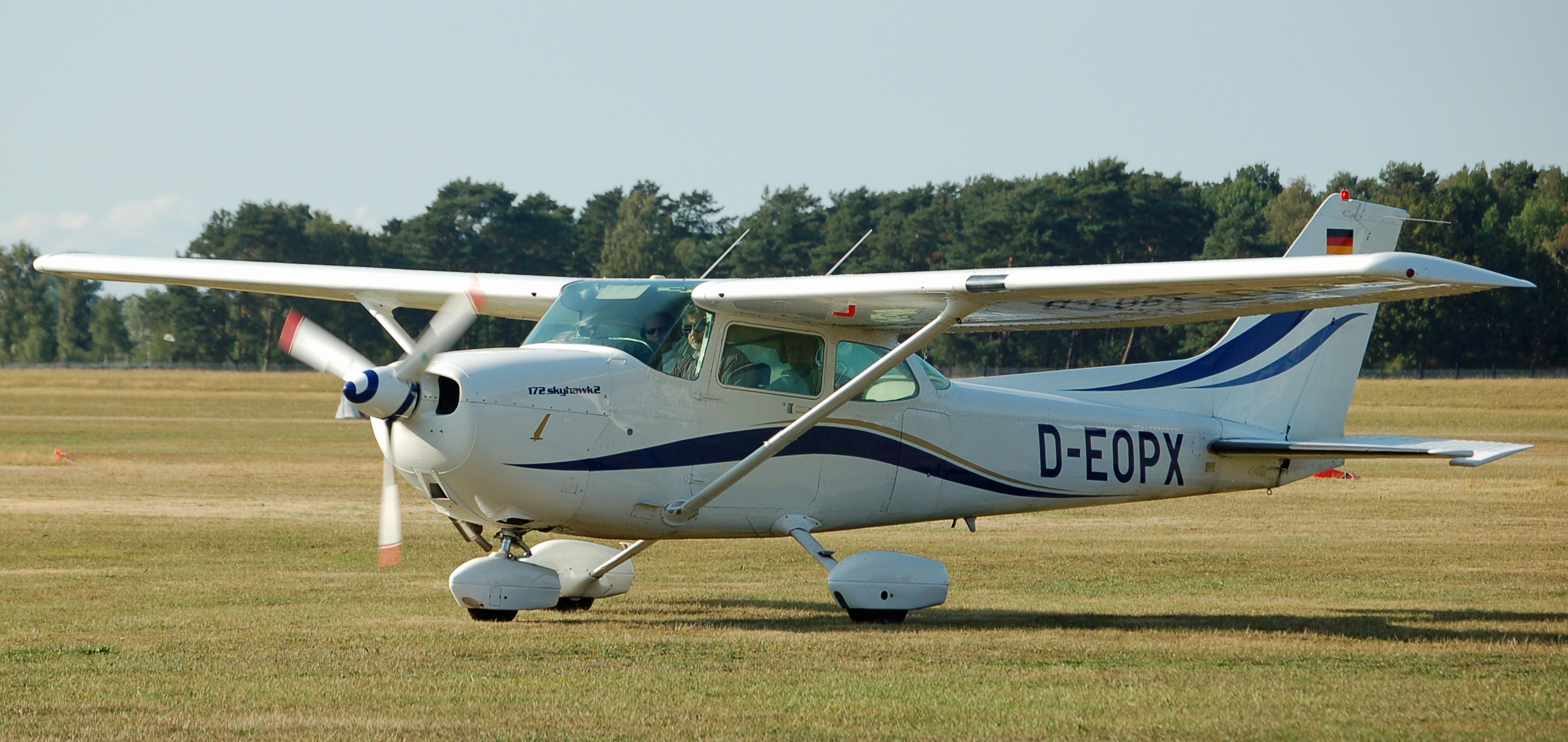 Cessna F 172 P Skyhawk (D-EOPX) 03