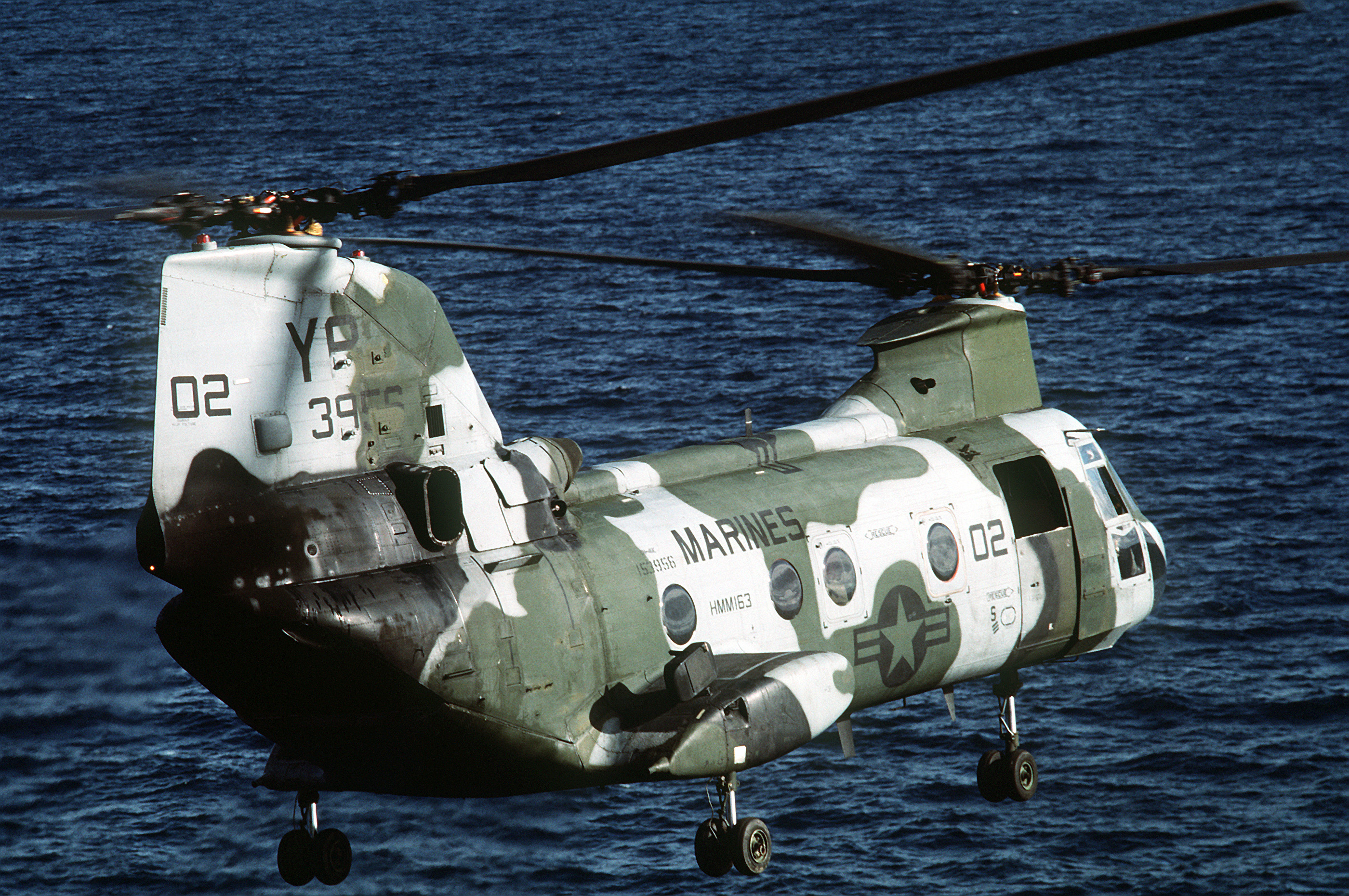 CH-46E HMM-163 1989