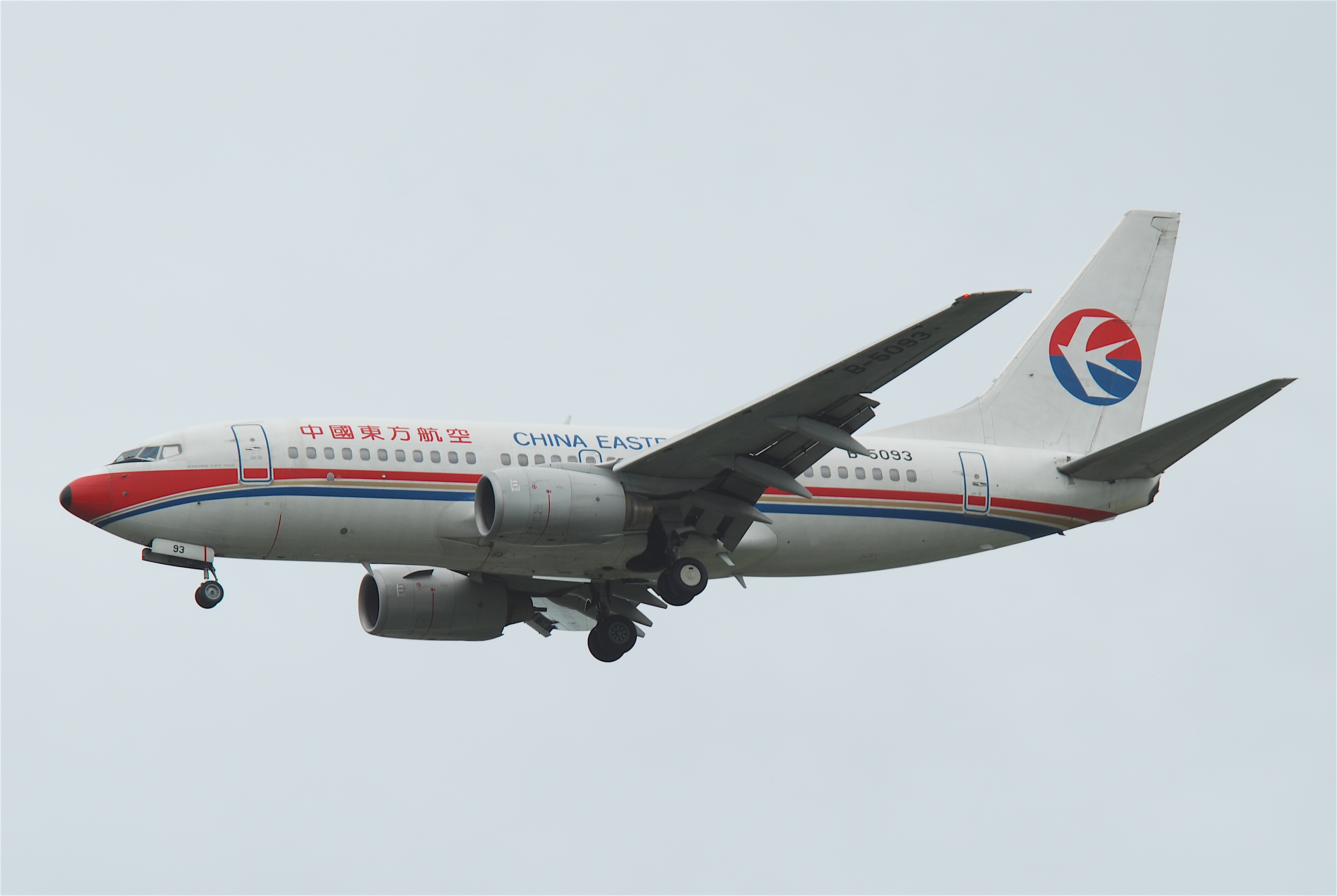 China Eastern Airlines Boeing 737-700; B-5093@BKK;30.07.2011 613fi (6042422874)