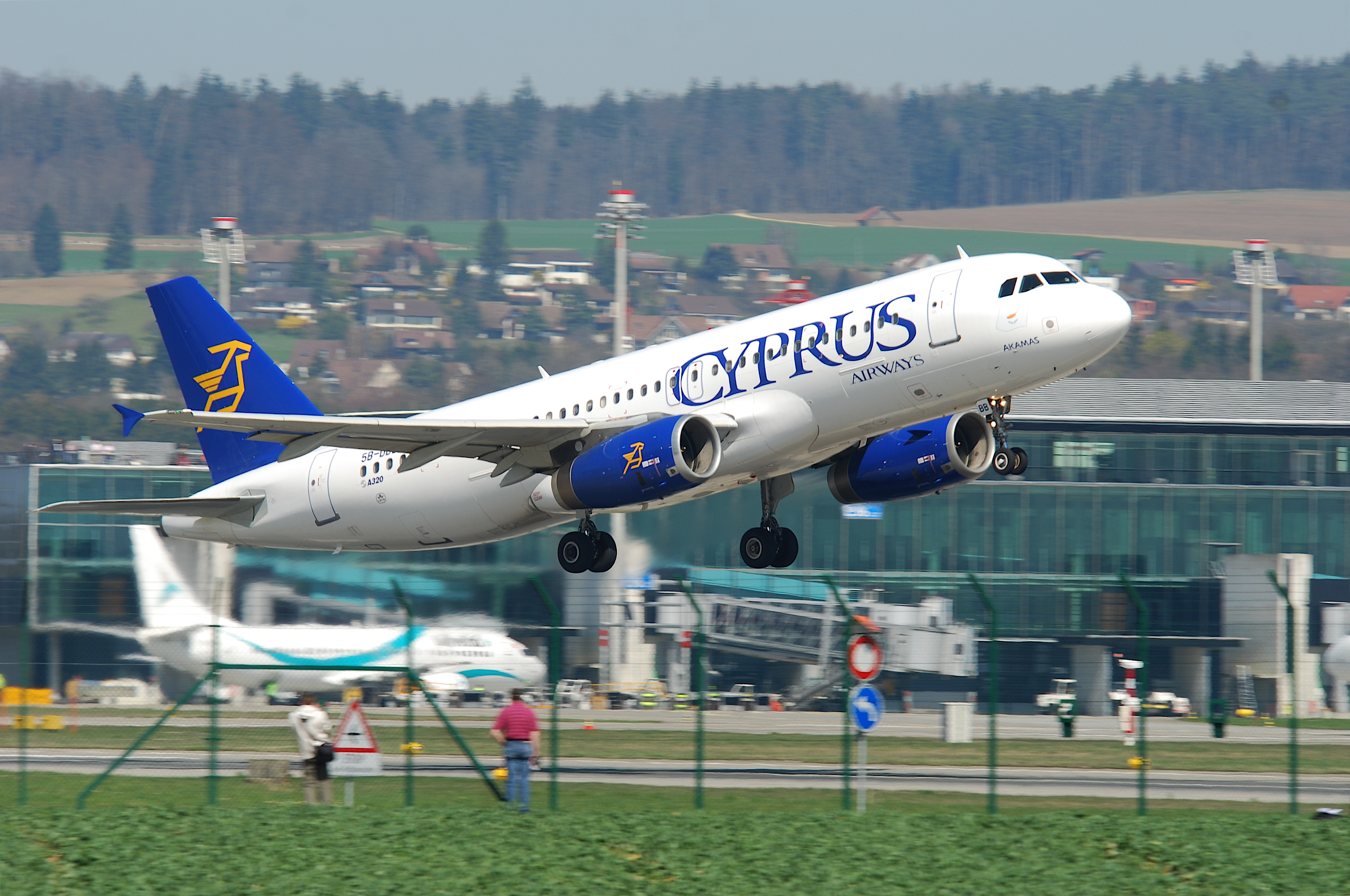 Cyprus Airways Airbus A320; 5B-DBB@ZRH;07.04.2010 570ex (4500729616)