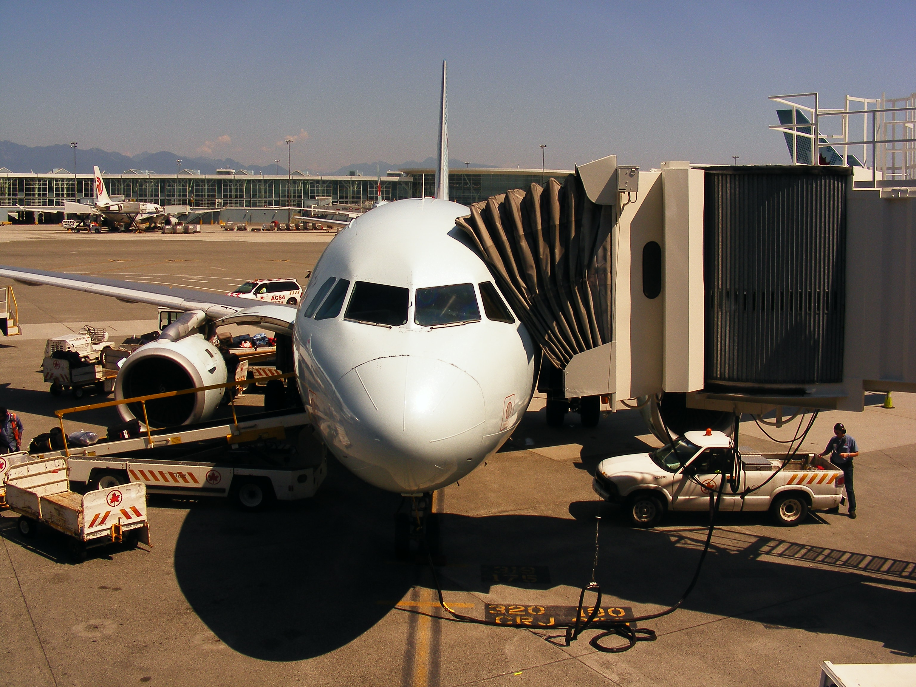 CYVR (3804774625) (2)