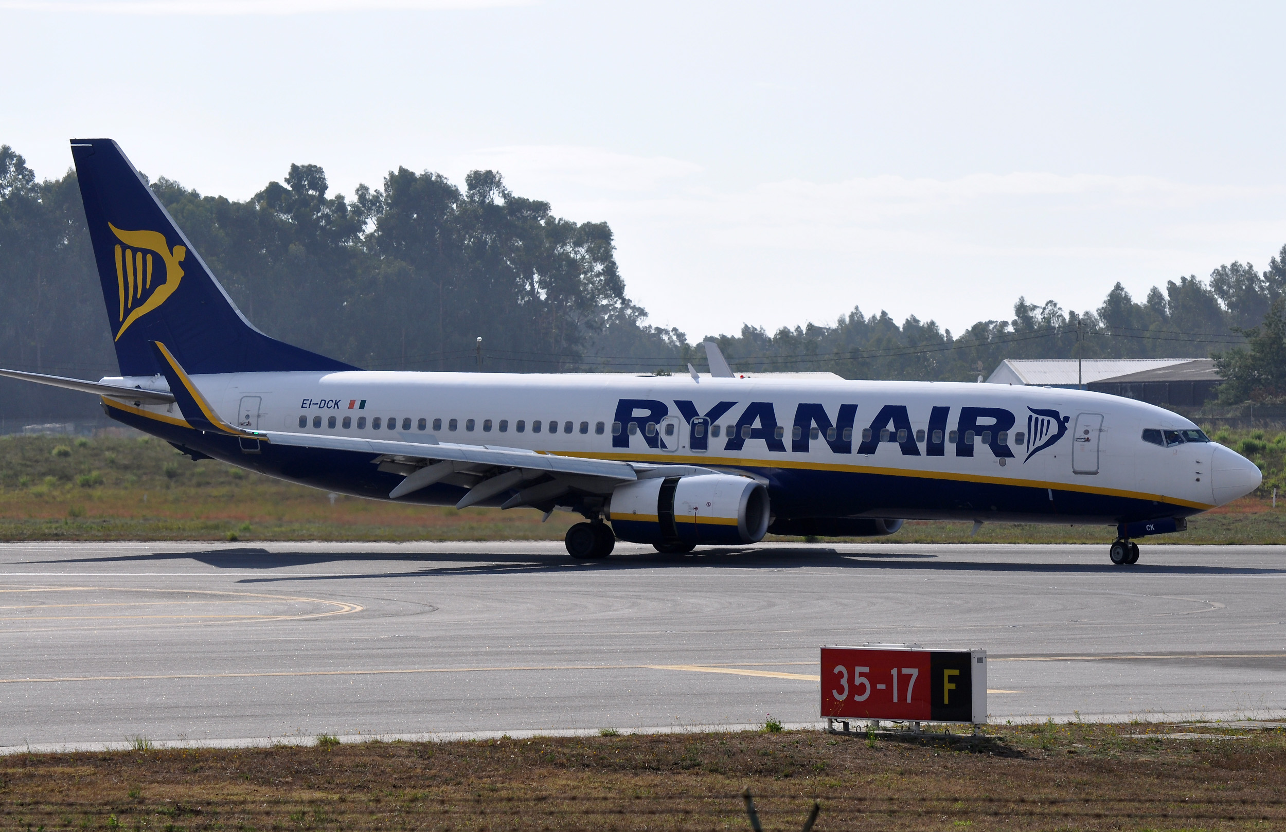 EI-DCK (7133226745)