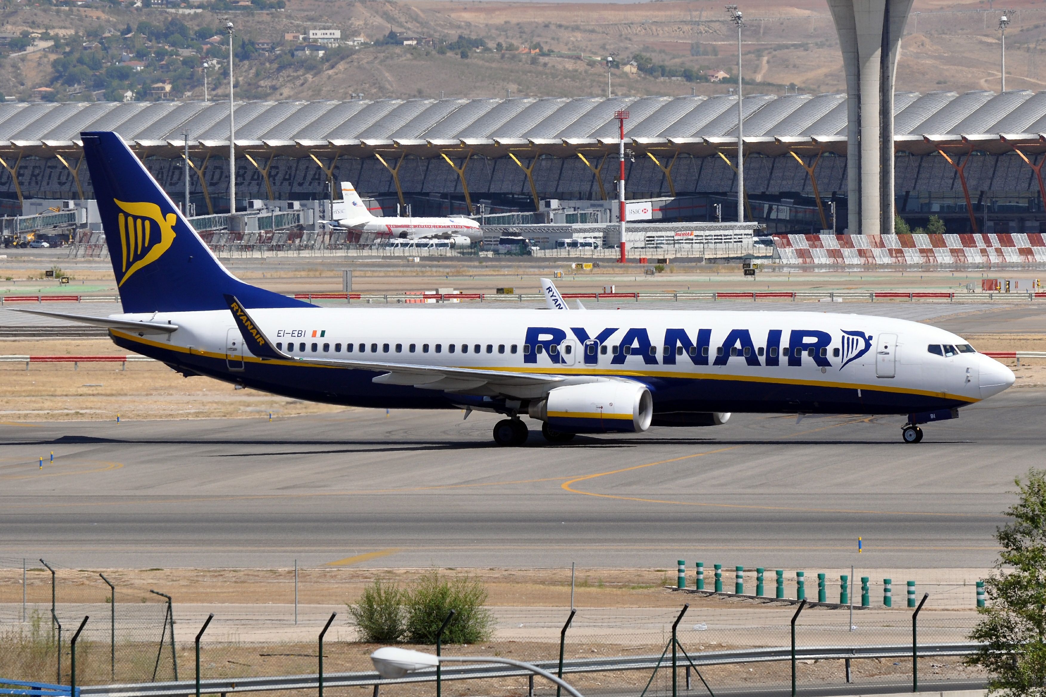 EI-EBI (7965366880)