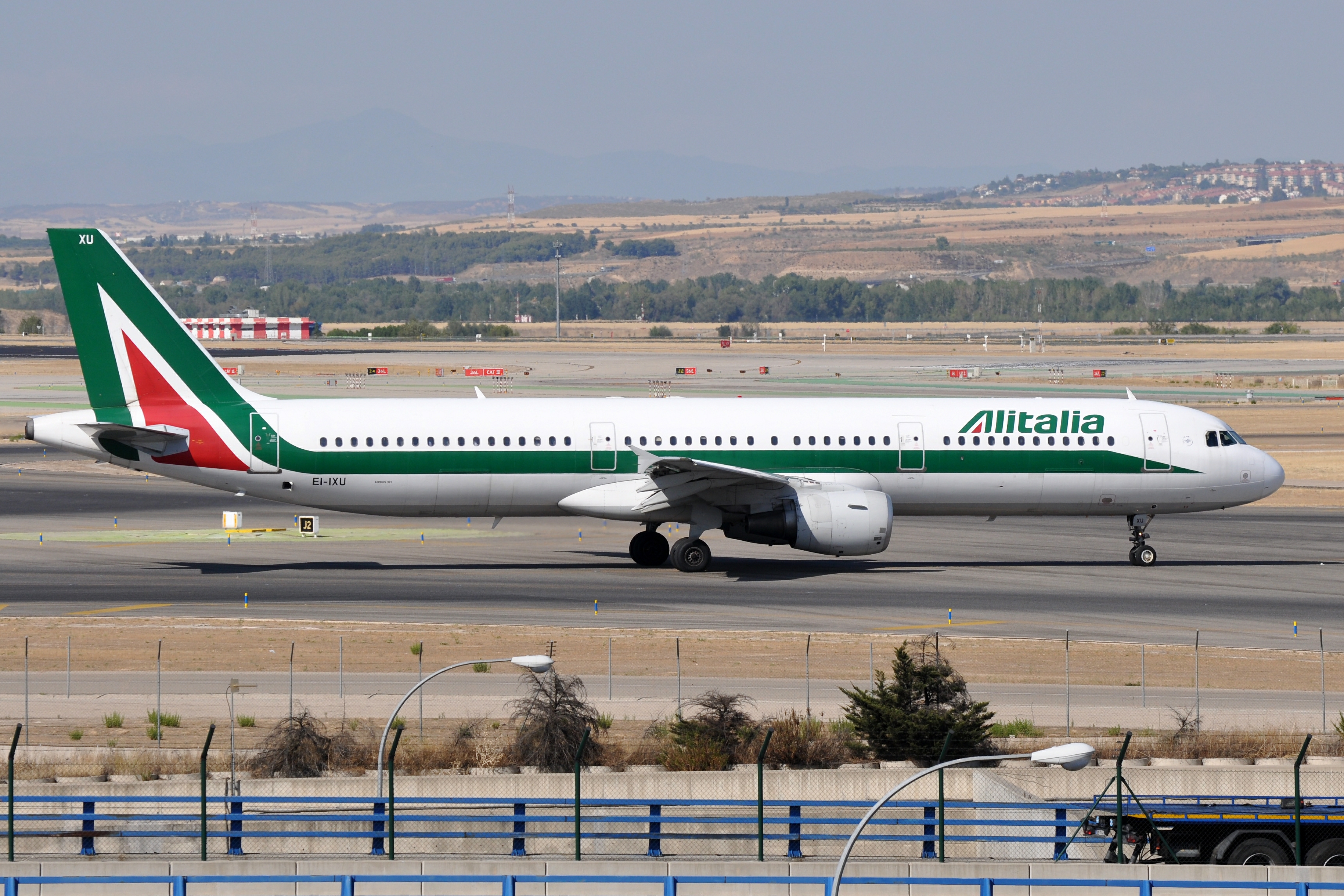 EI-IXU (8211271821)