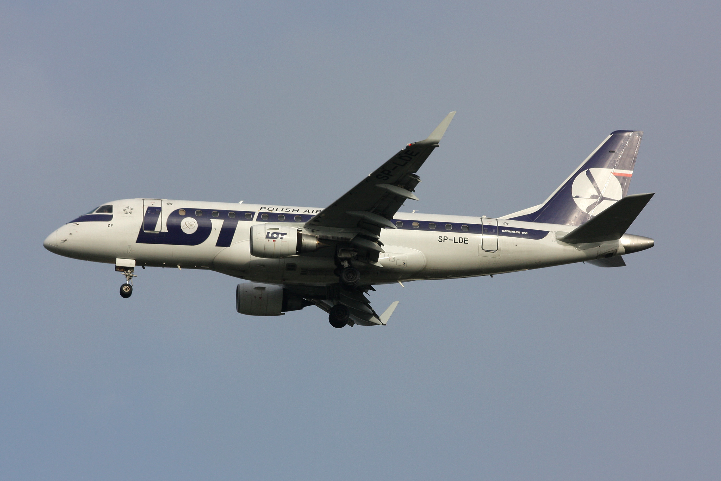 Embraer 170 LOT