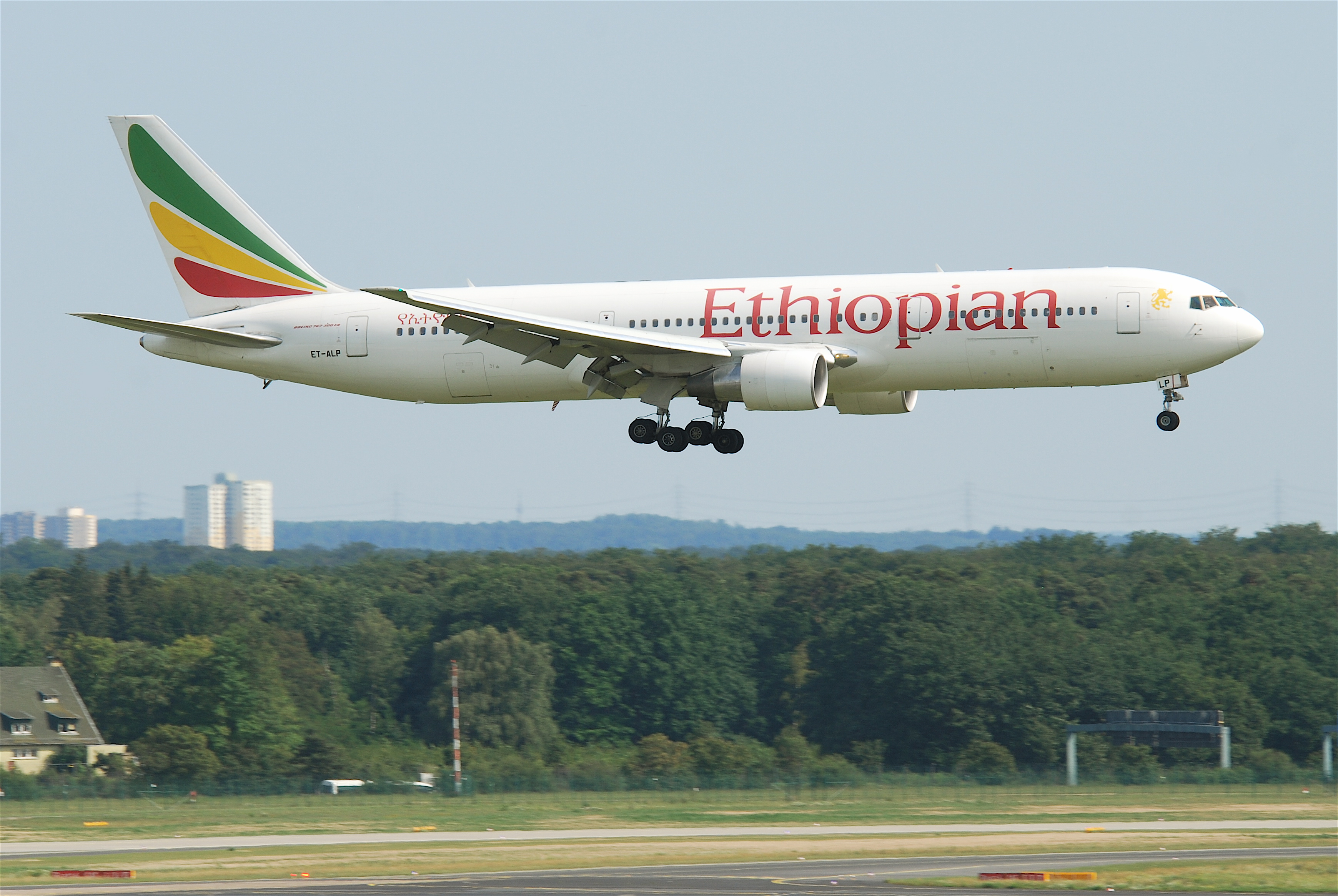 Ethiopian Airlines Boeing 767-300ER; ET-ALP@FRA;16.07.2011 609lm (6190080109)