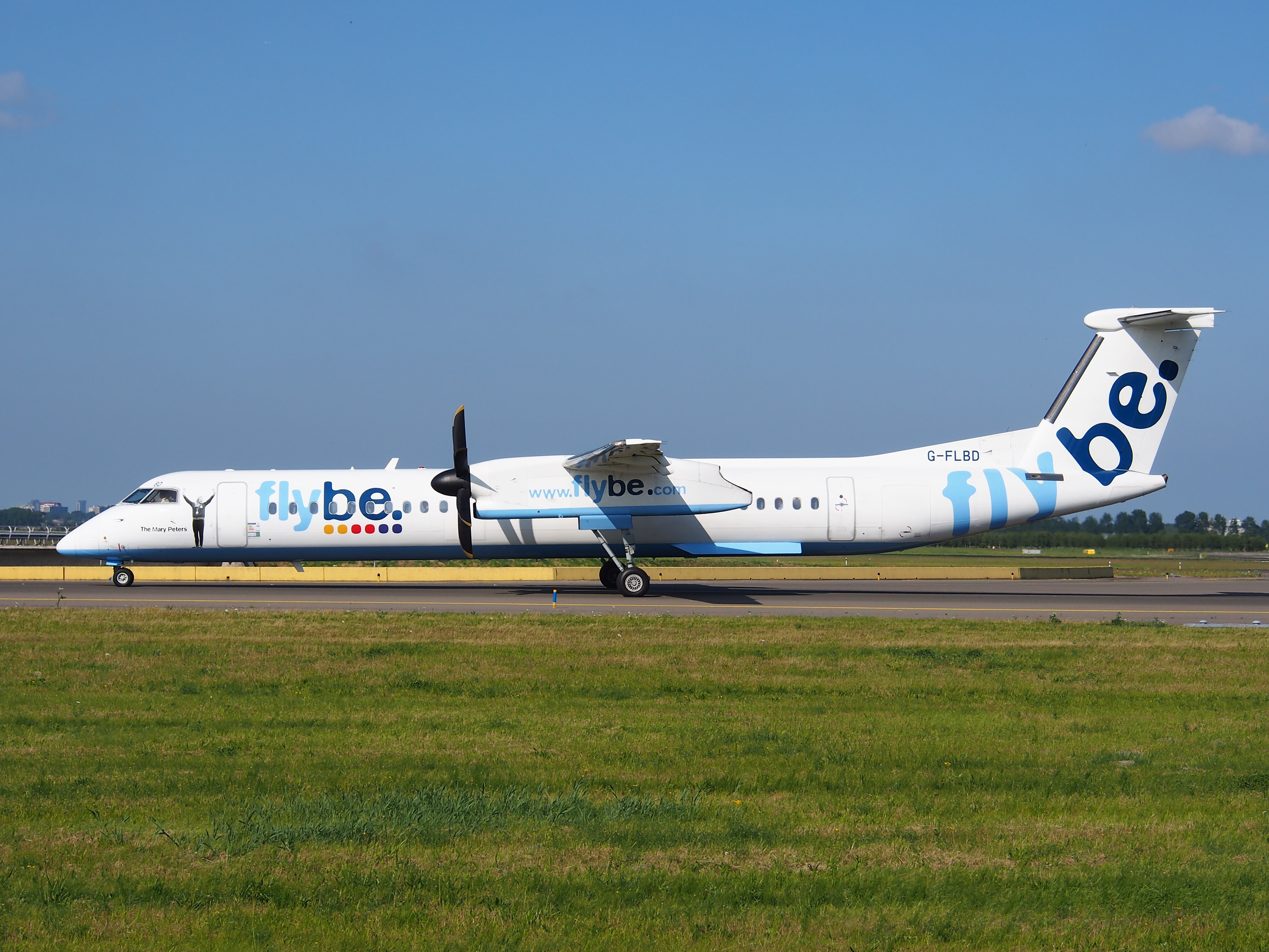 G-FLBD Flybe De Havilland Canada DHC-8-402Q Dash 8 - cn 4259 taxiing 18july2013 pic-003