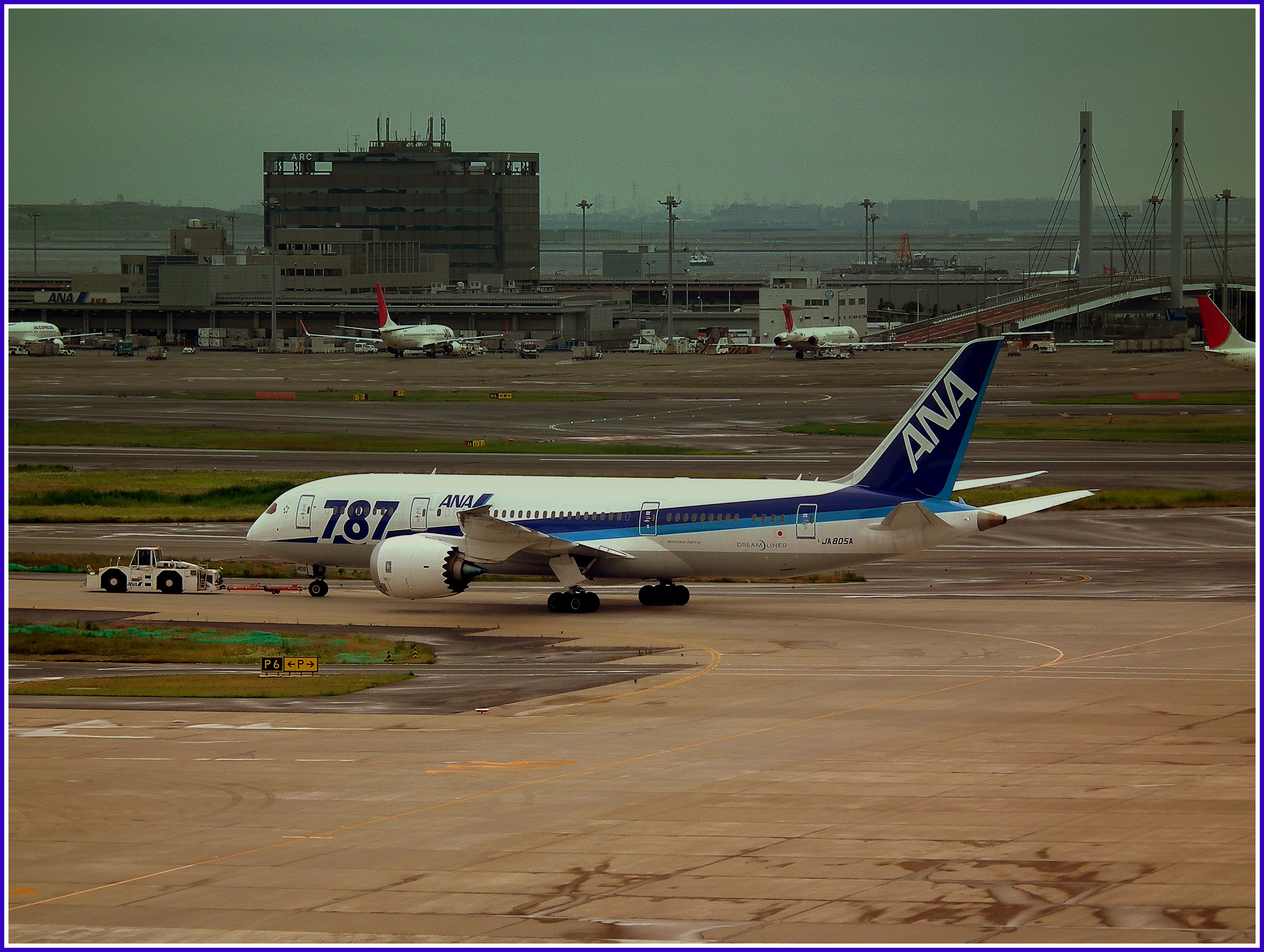 HANEDA AIRPORT TOKYO JAPAN JUNE 2012 (7418755650)