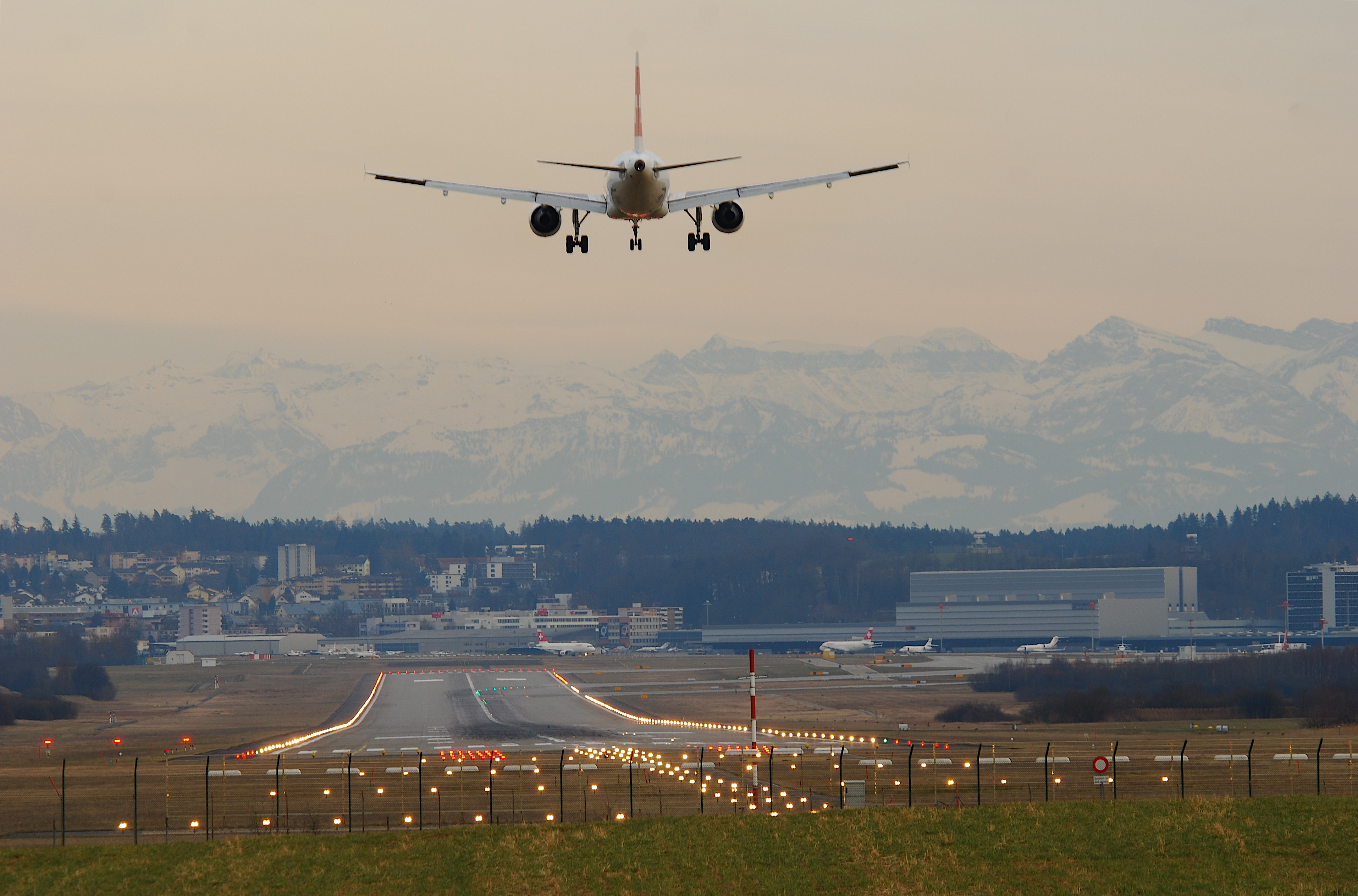 HB-IJN@ZRH;18.03.2010 (4443546731)