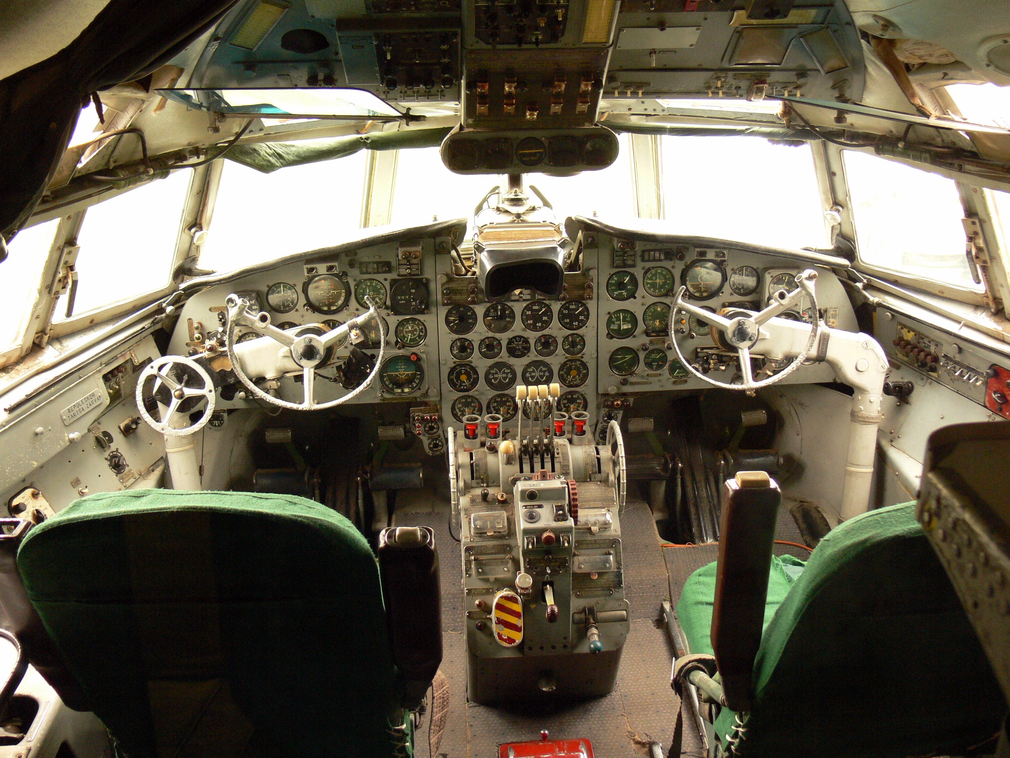 Il-18 cockpit - Malev Hungarian Airlines