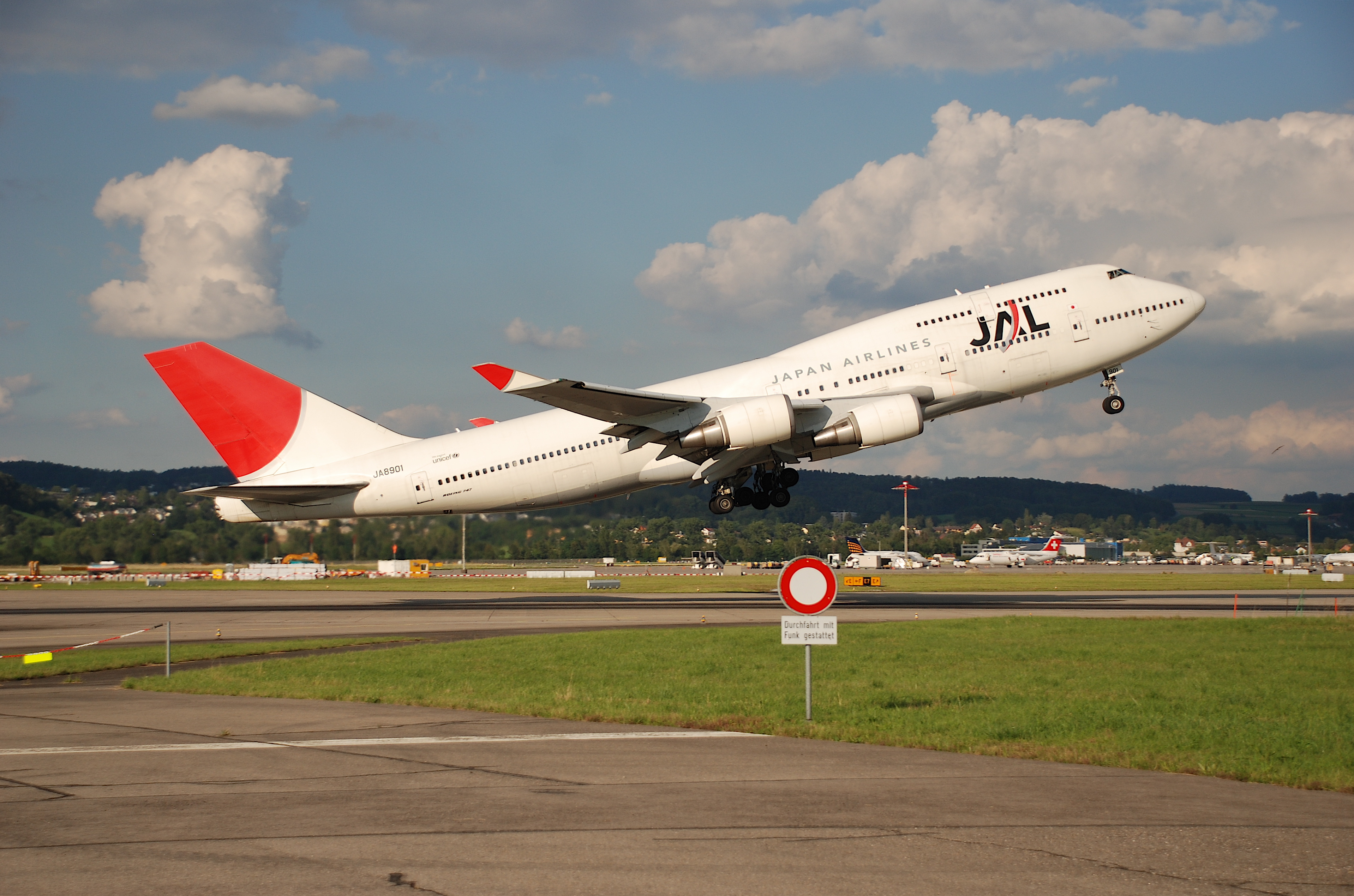 JAL Japan Airlines Boeing 747-400, JA8901@ZRH,30.07.2007-484bm - Flickr - Aero Icarus