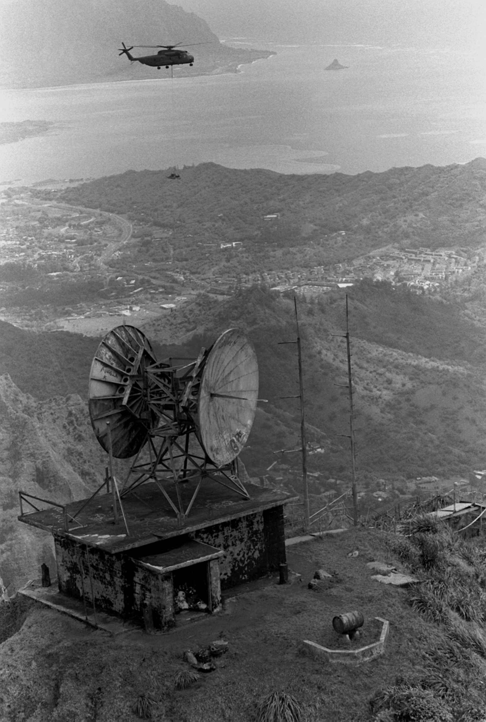 Kaneohe Omega Transmitter with CH-53 1987