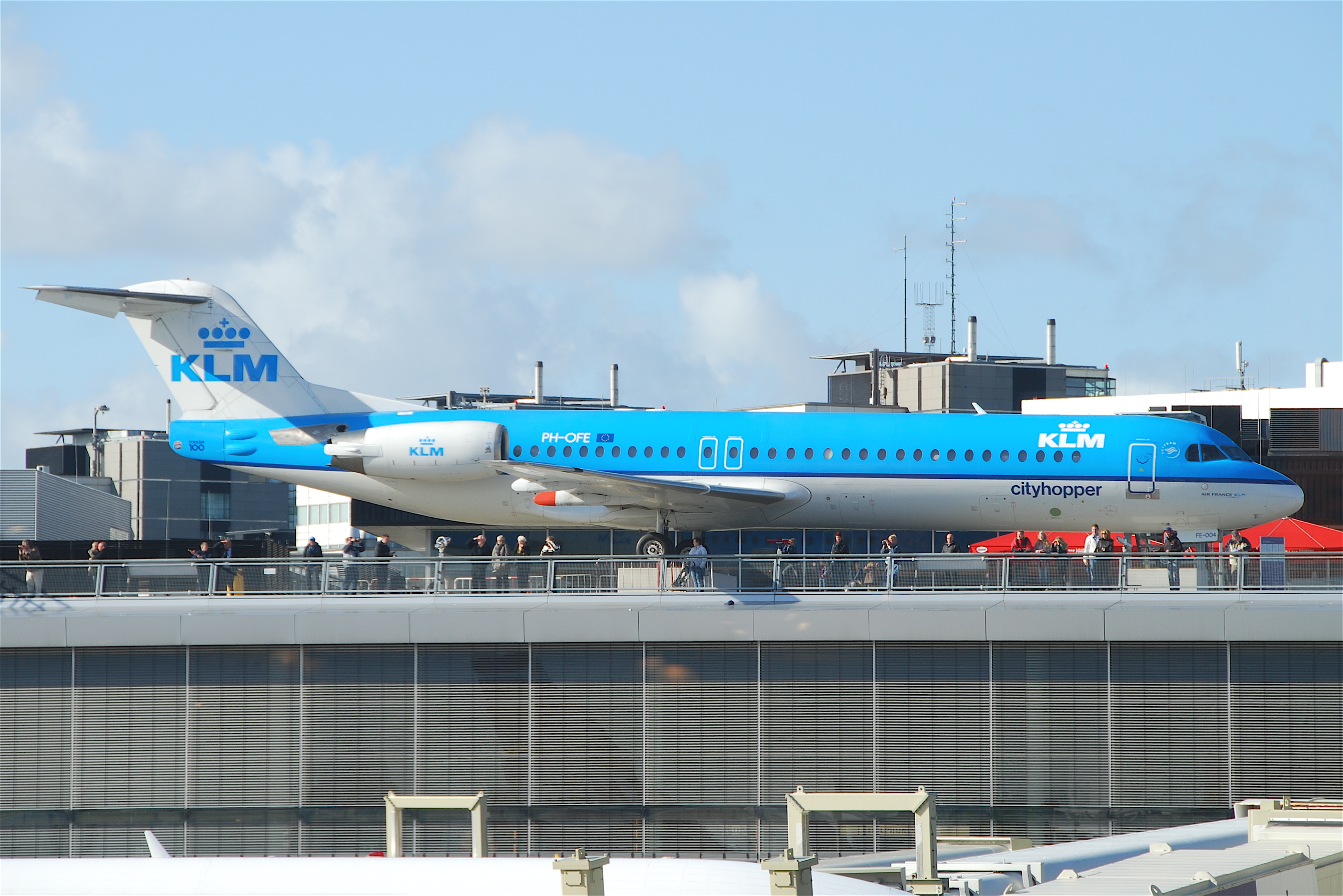 KLM Cityhopper Fokker 100; PH-OFE@AMS;18.10.2011 627bg (6389301005)