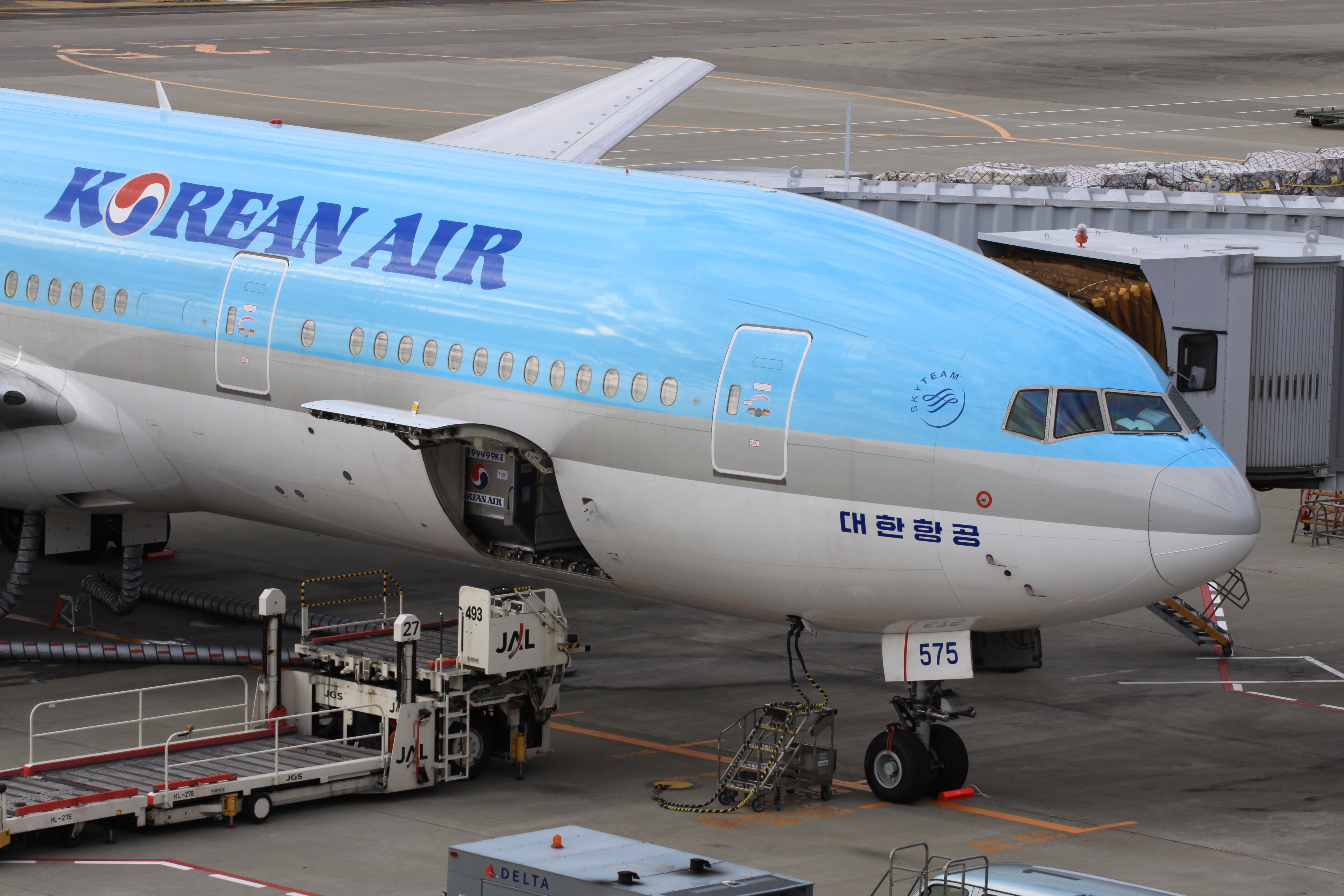 Korean Air B777-200ER(HL7575) (4197362694)