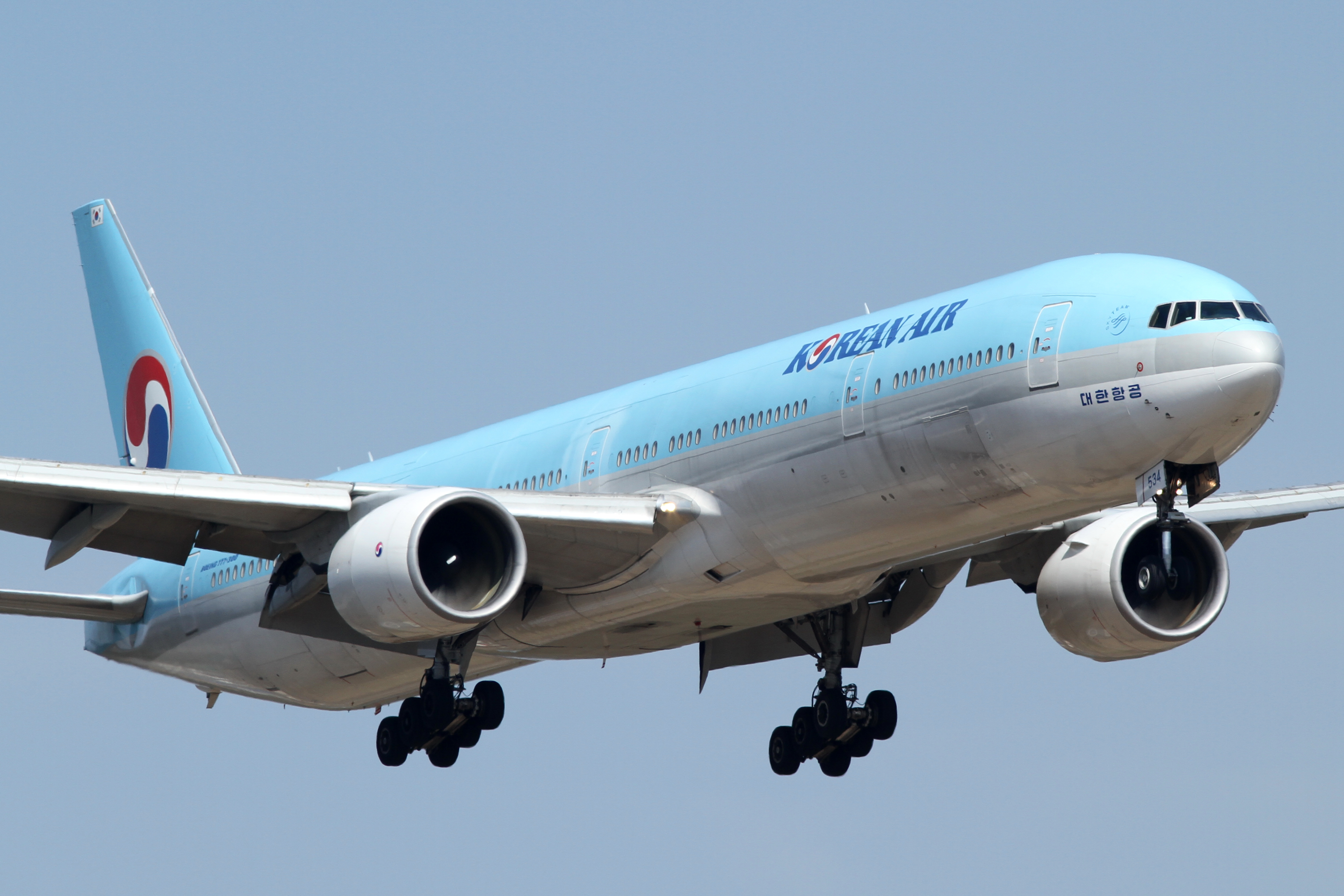 Korean Air B777-300(HL7534) (4651360559)