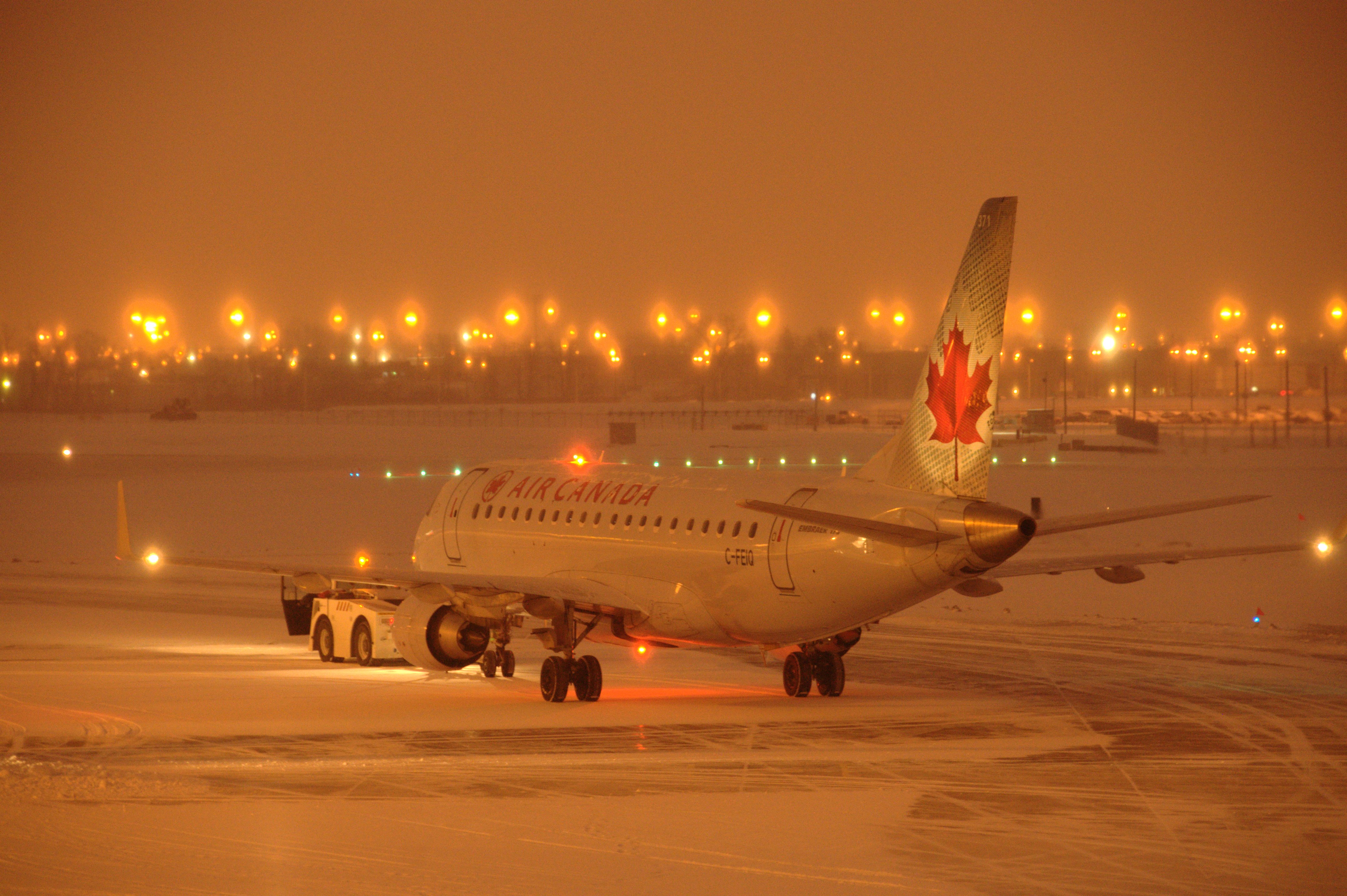 Laéroport à Noël (6783564742)
