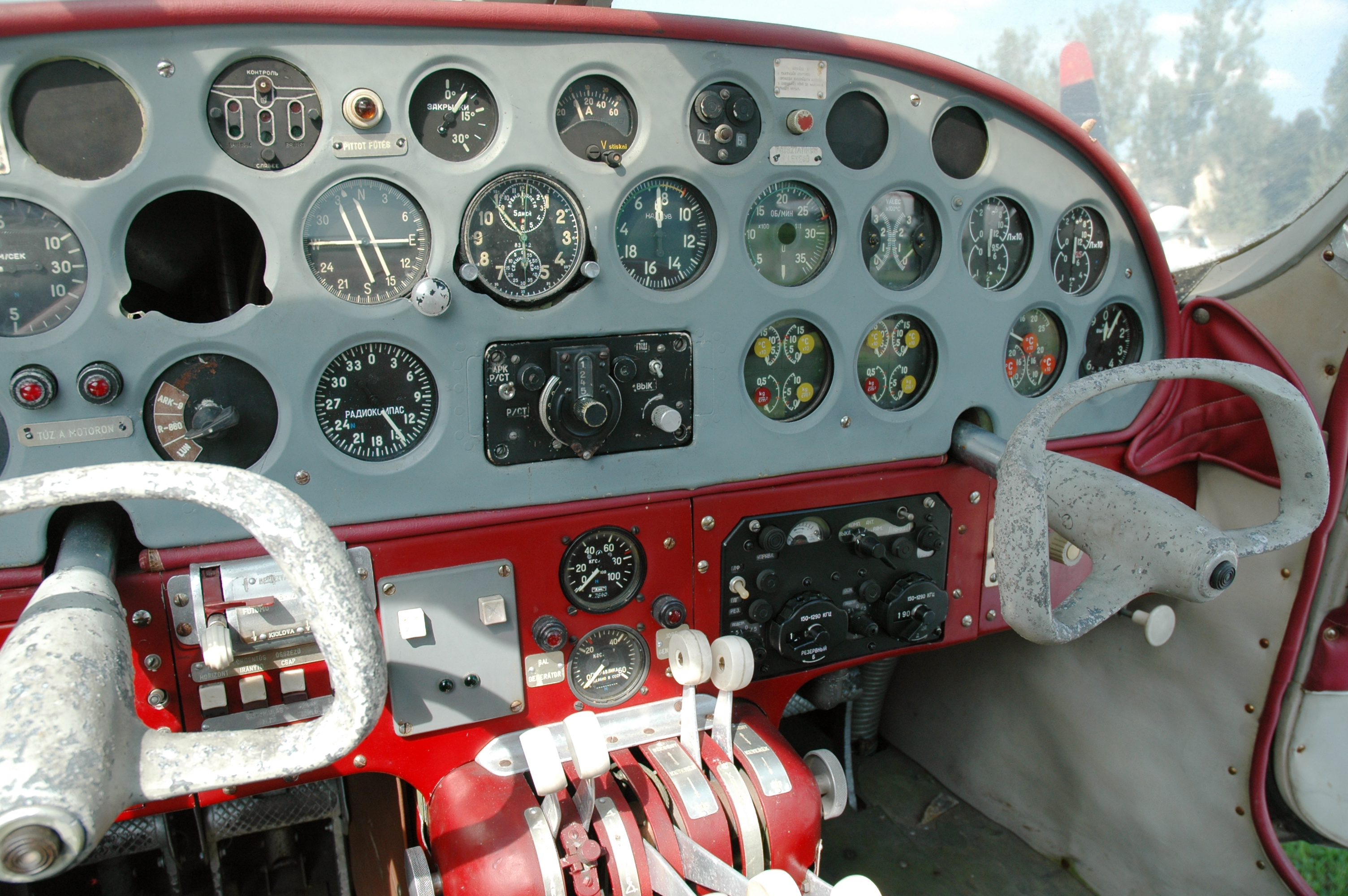 Let-200D Morava 2010 04