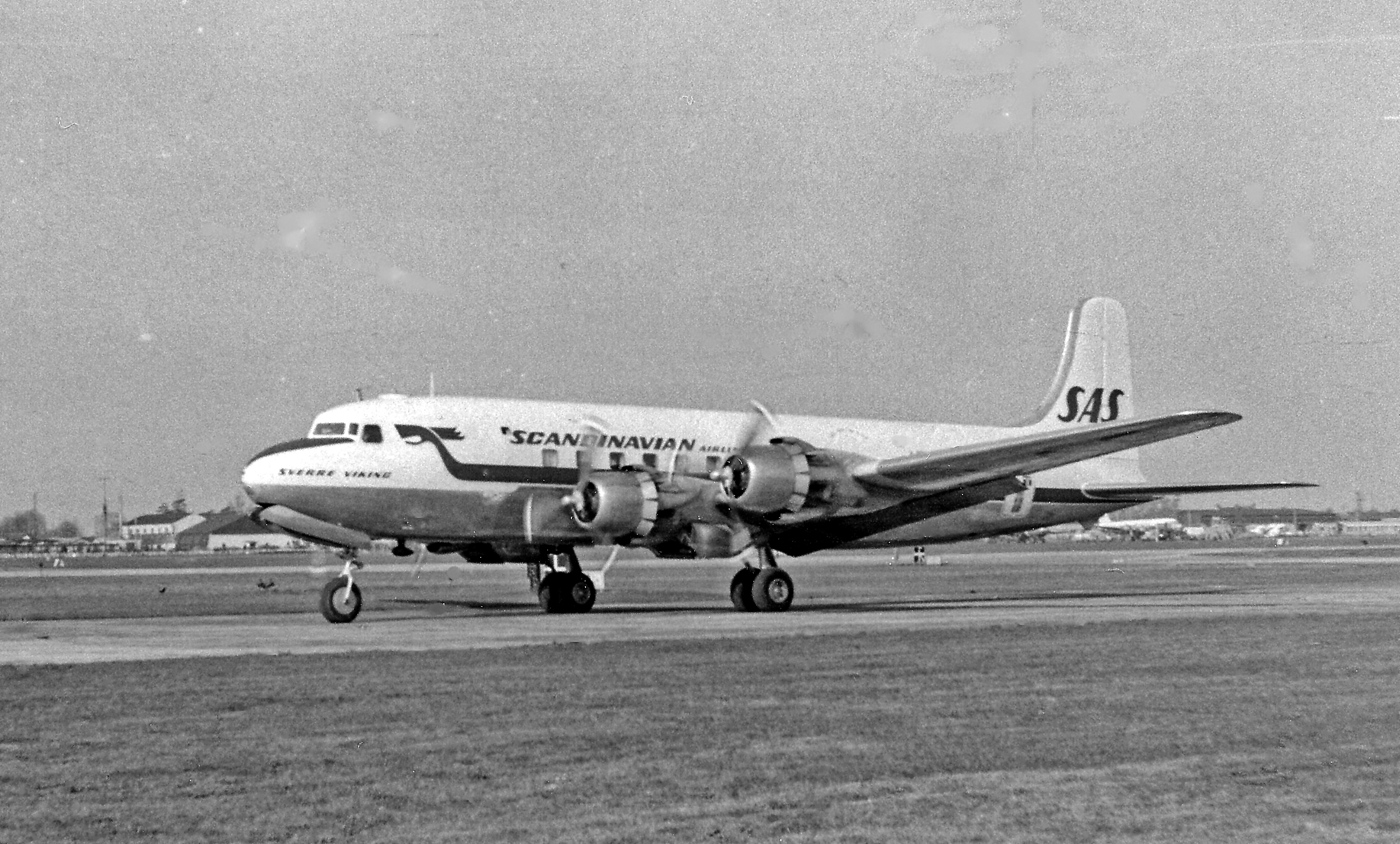 London Heathrow 1955 geograph-3080604-by-Ben-Brooksbank