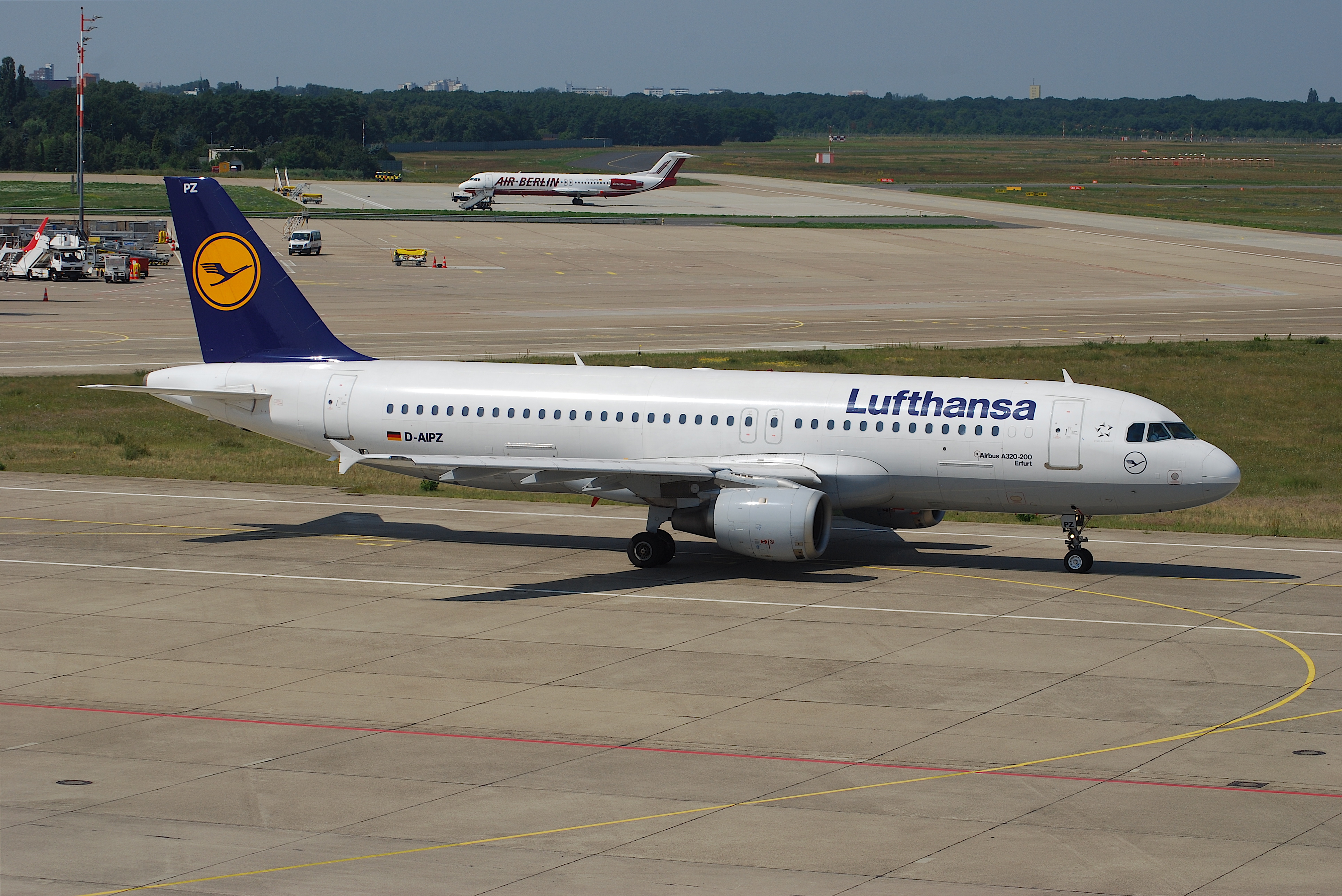 Lufthansa Airbus A320-211, D-AIPZ@TXL,21.07.2007-480ew - Flickr - Aero Icarus