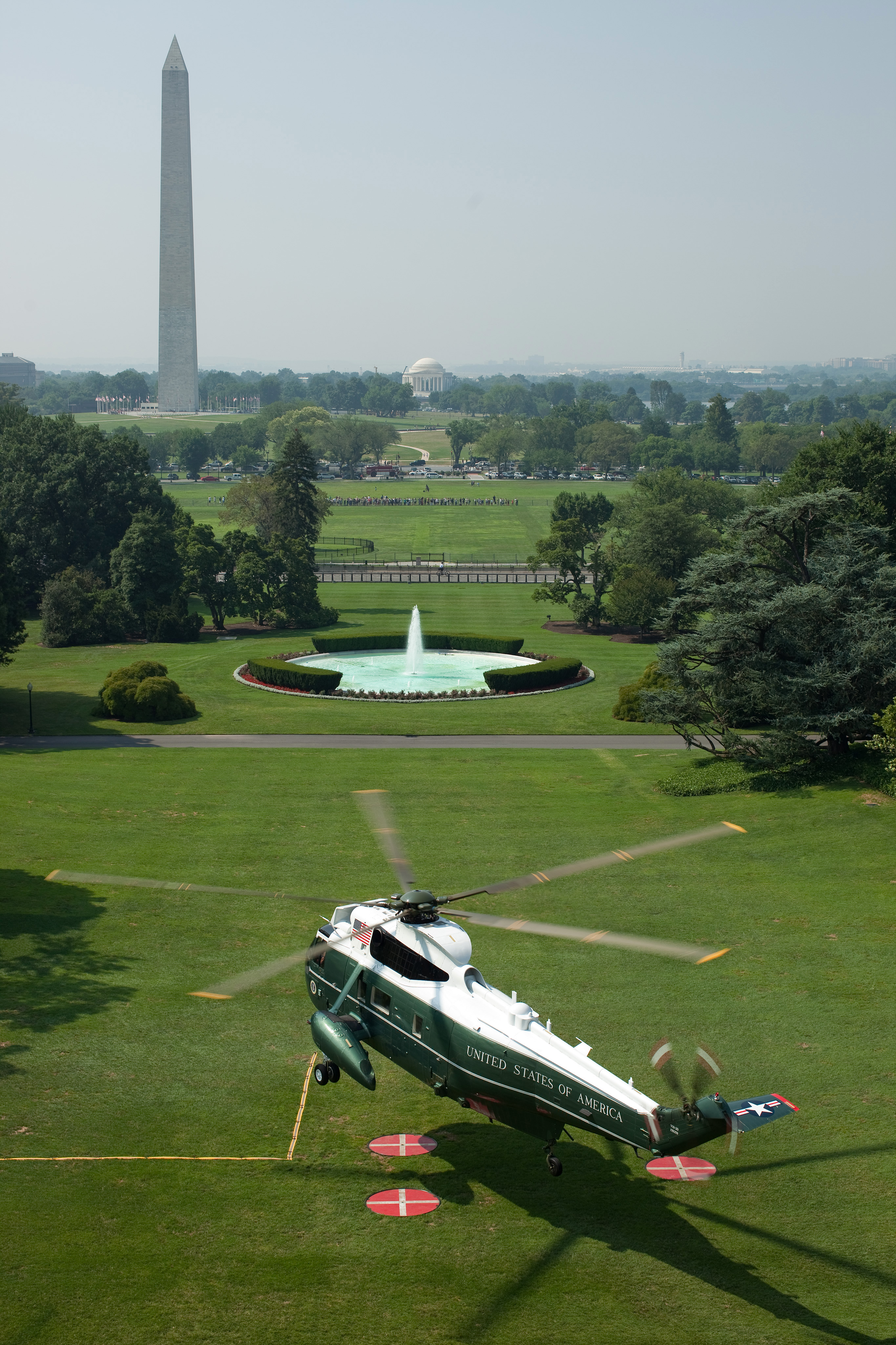 Marine One South Lawn take off