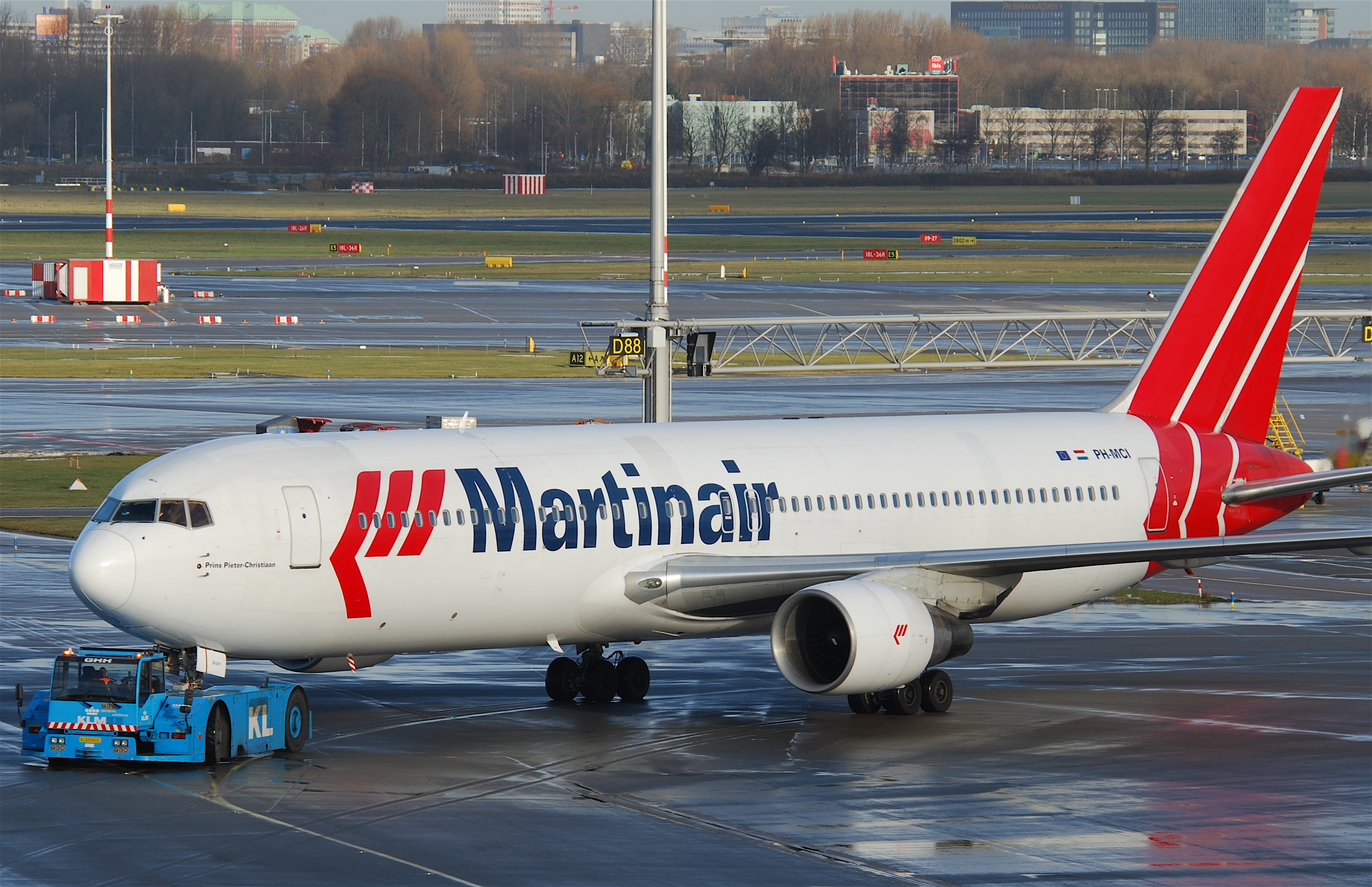 Martinair Boeing 767-31AER; PH-MCI@AMS;09.12.2010 590cz (5256772213)