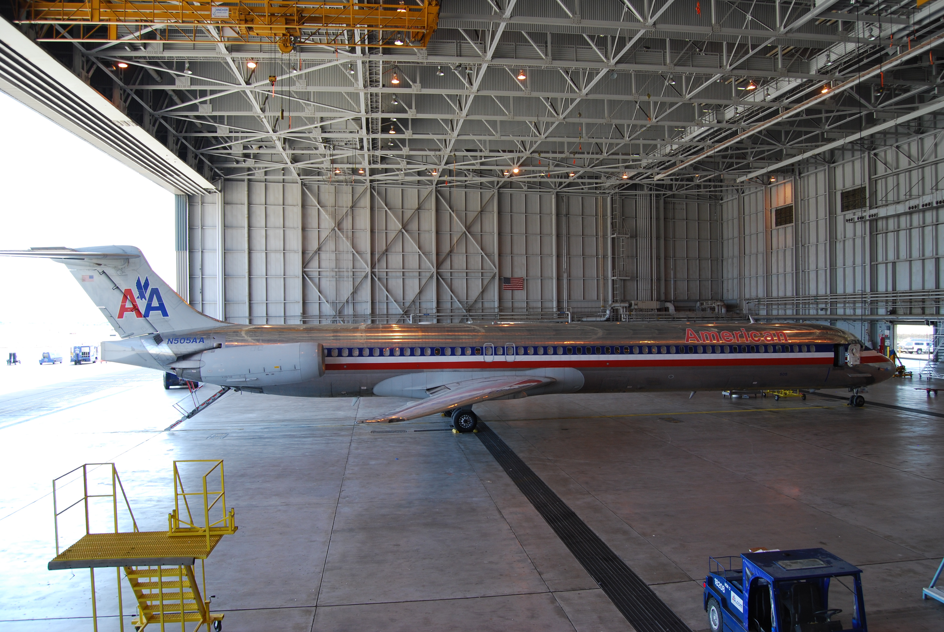 McDonnell Douglas MD-80, American Airlines, DFW maintenance, starboard profile (2734334445)