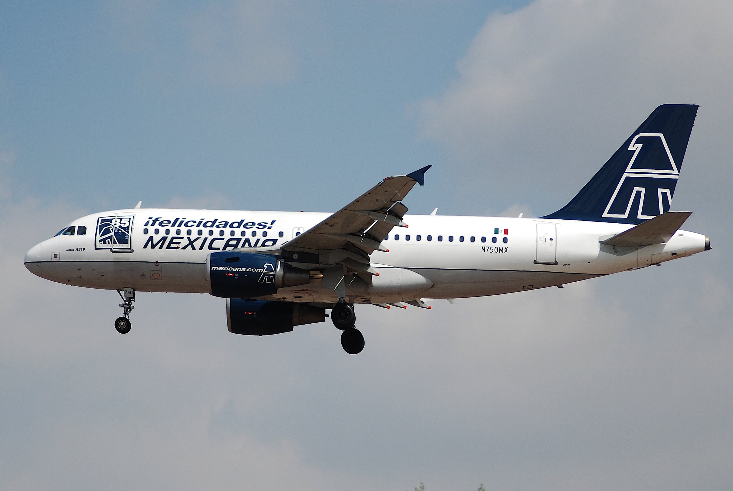 Mexicana Airbus A319; N750MX@LAX;21.04.2007 466hk (4289227118)