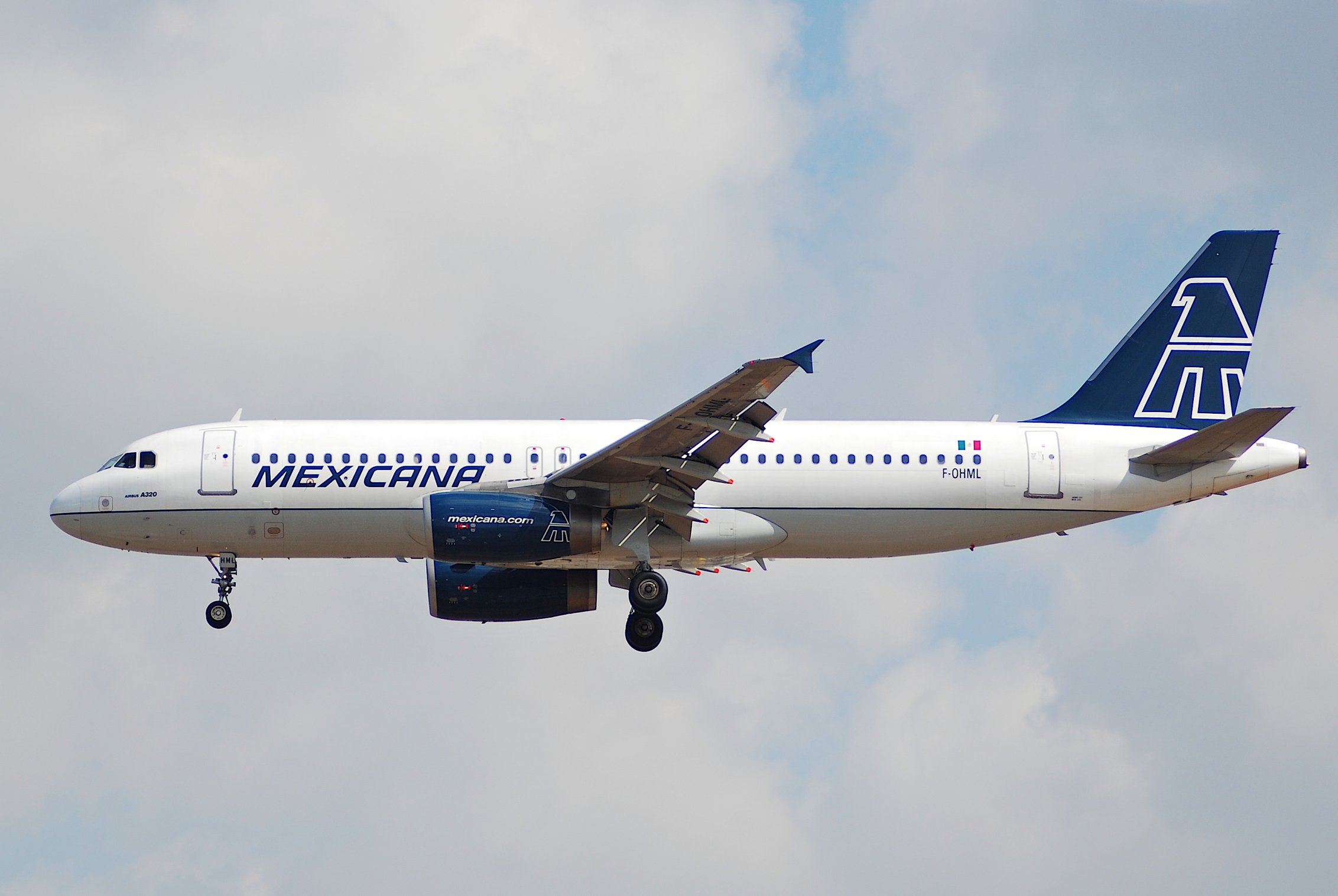 Mexicana Airbus A320-231; F-OHML@LAX;21.04.2007 466ge (4288436271)