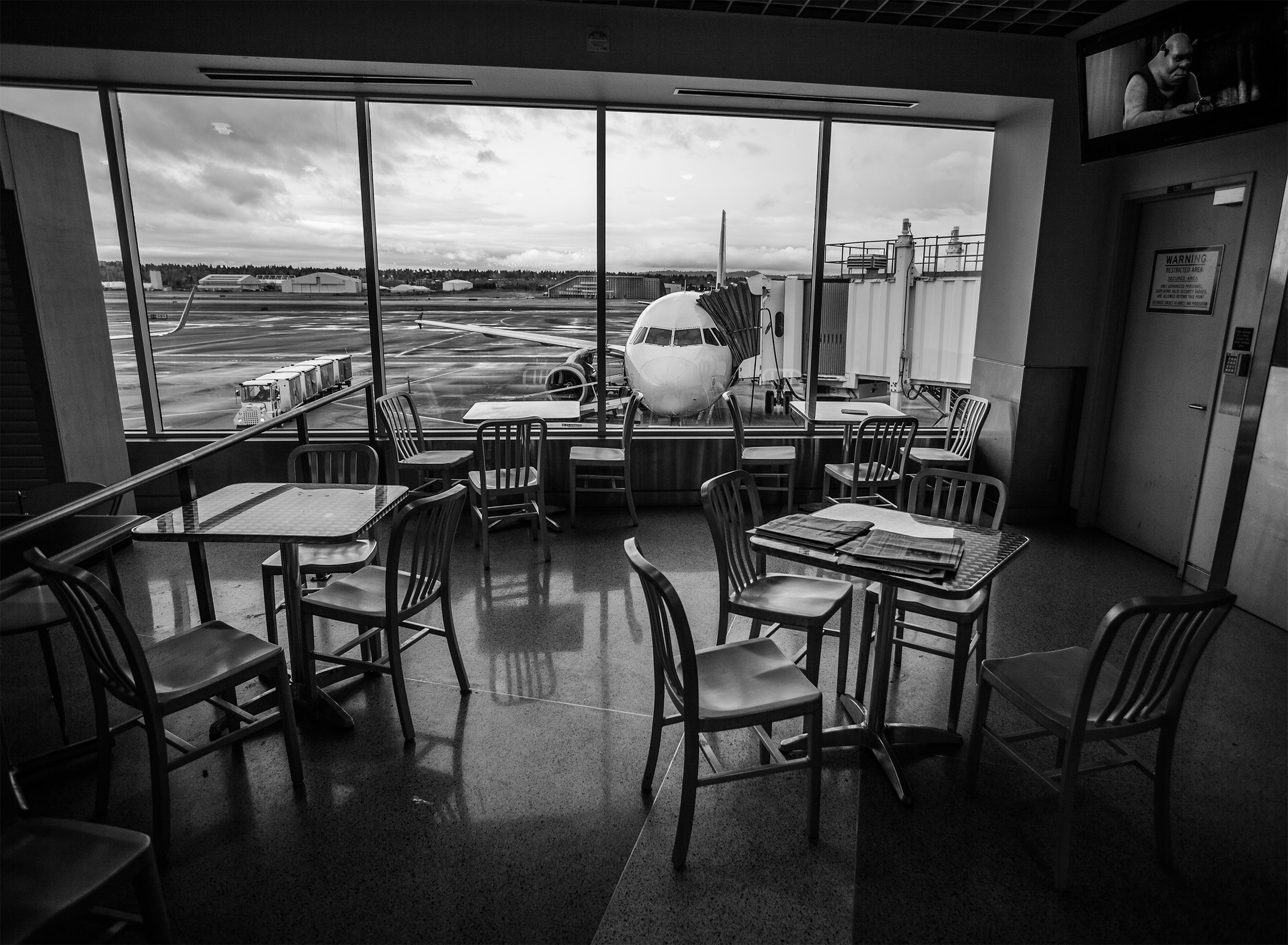 Morning arrival at PDX (8680119323)