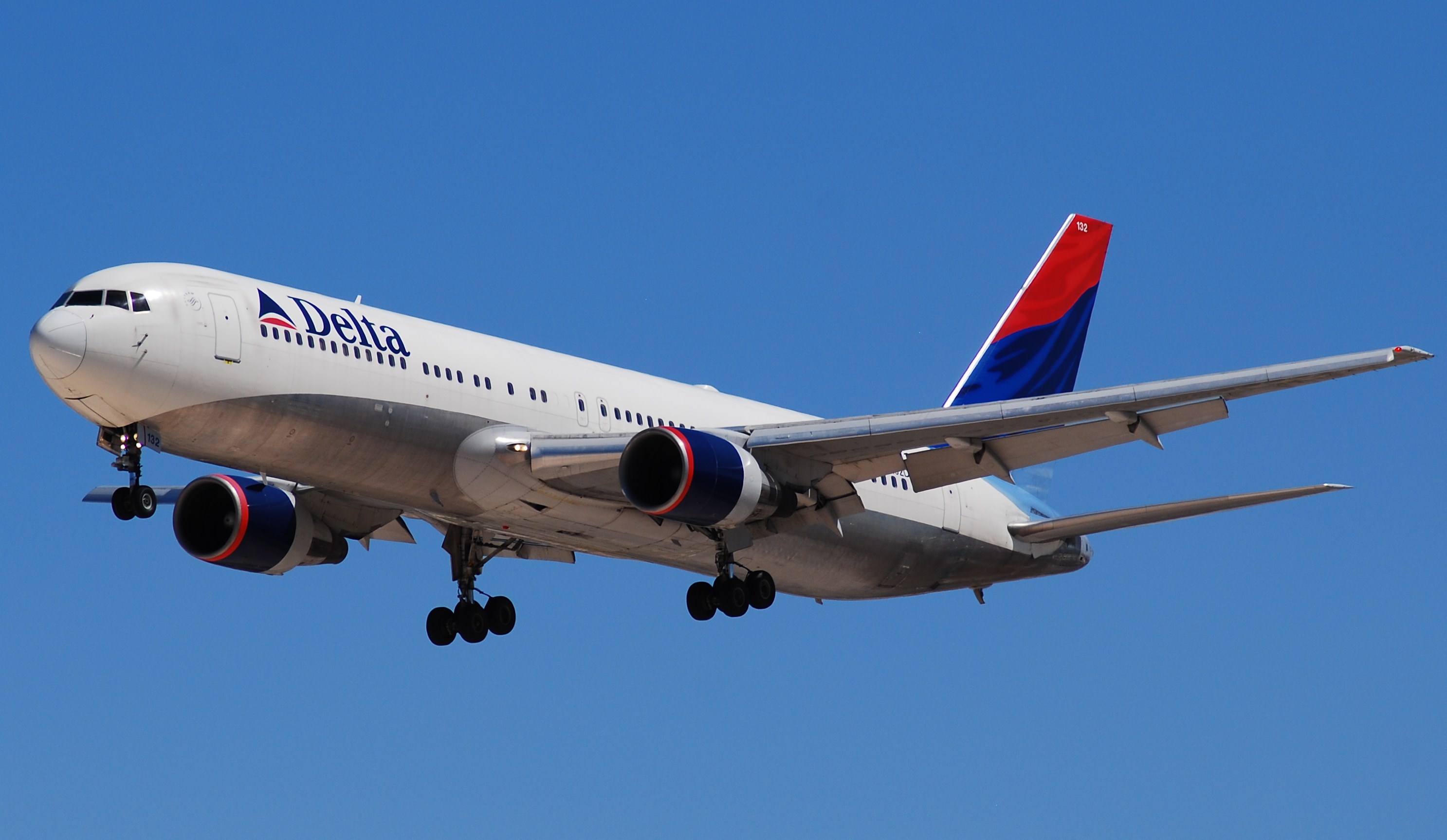 N132DN (2844193157)