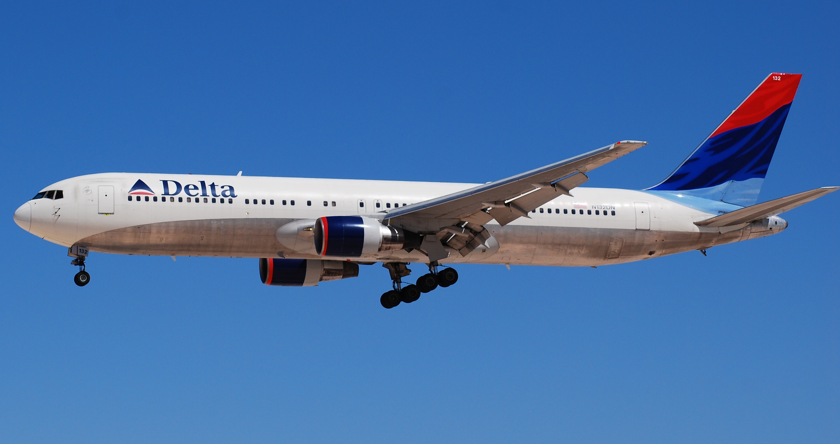 N132DN (2845028098)